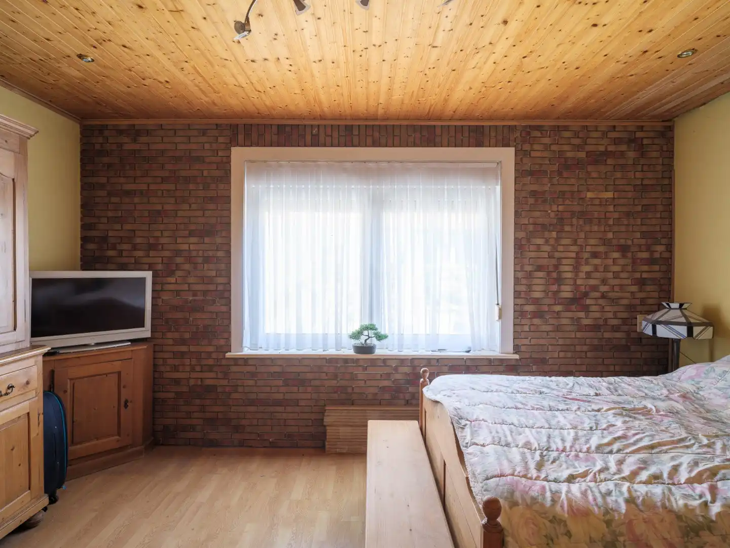 Huis met vier slaapkamers en stadskoer in Ledeberg foto 9
