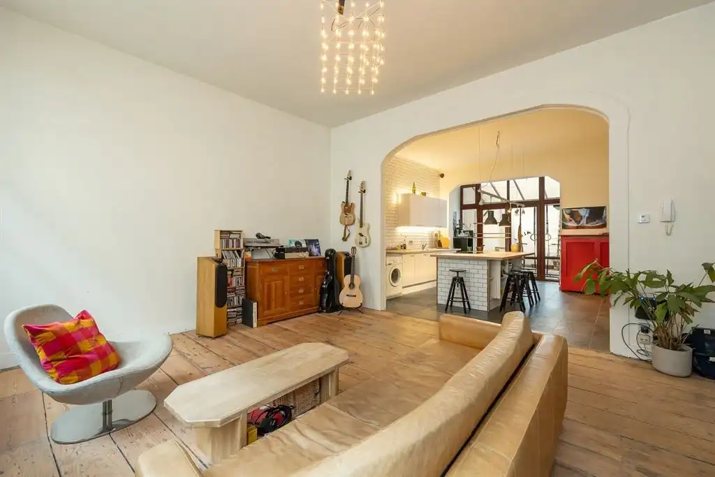 Karaktervol appartement met stadskoer foto 2