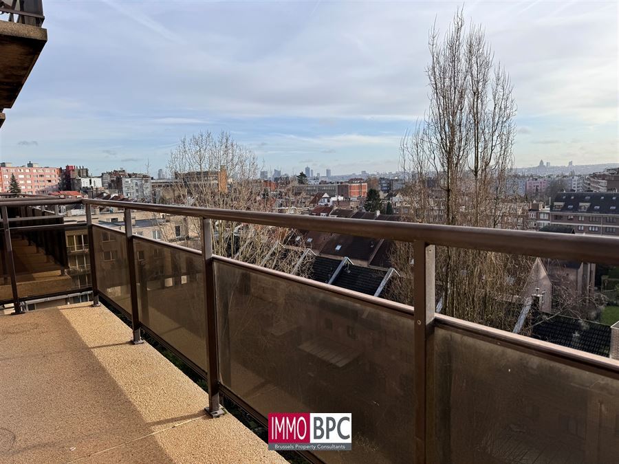 Appartement spacieux et moderne avec terrasse et option d'achat d'un parking souterrain

Cet appartement prêt à emmenager attire immédiatement un public jeune grâce à son équilibre parfait entre esthétique et confort. Des matériaux faciles à entreten foto 23