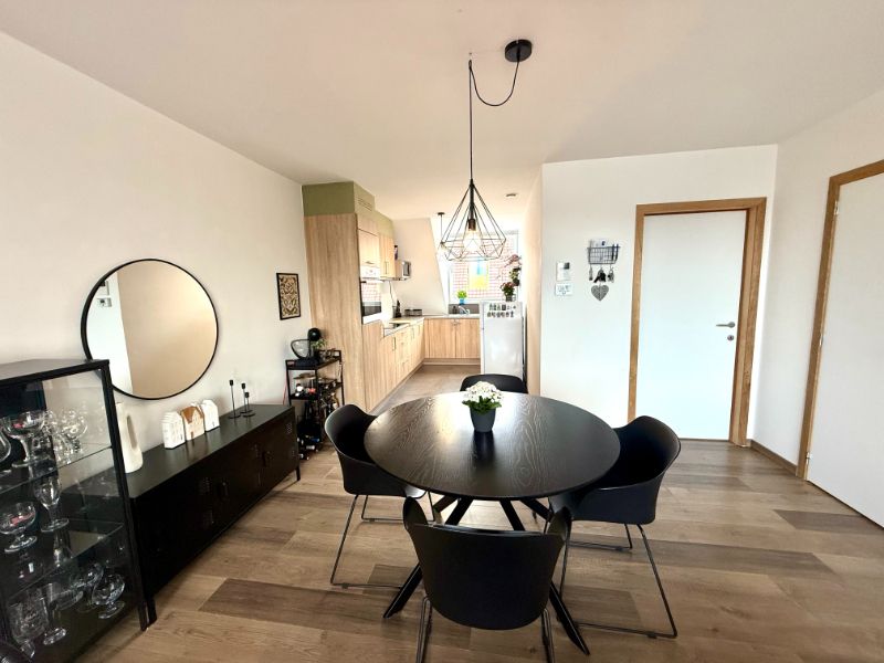 Recente duplex met 2 kamers en garage foto 7