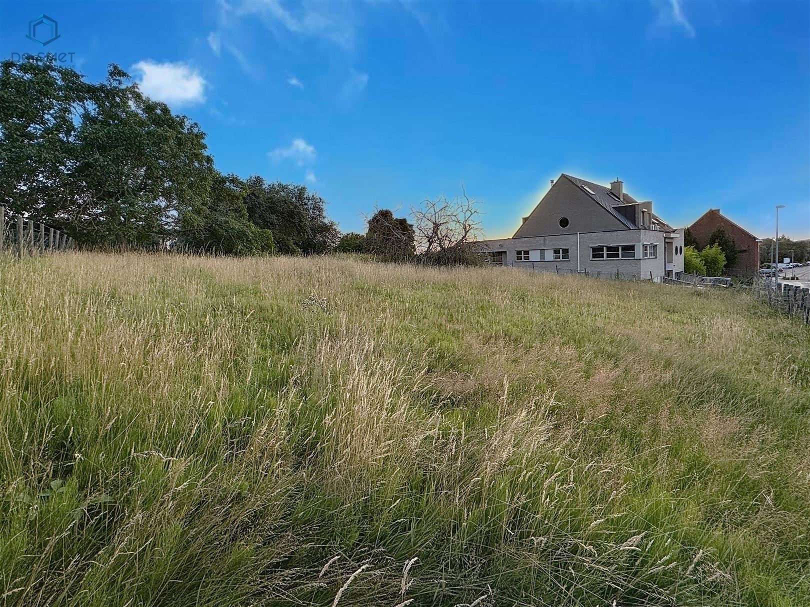 Bouwgrond voor halfopen bebouwingen op ruim perceel te Geraardsbergen  foto {{pictureIndex}}