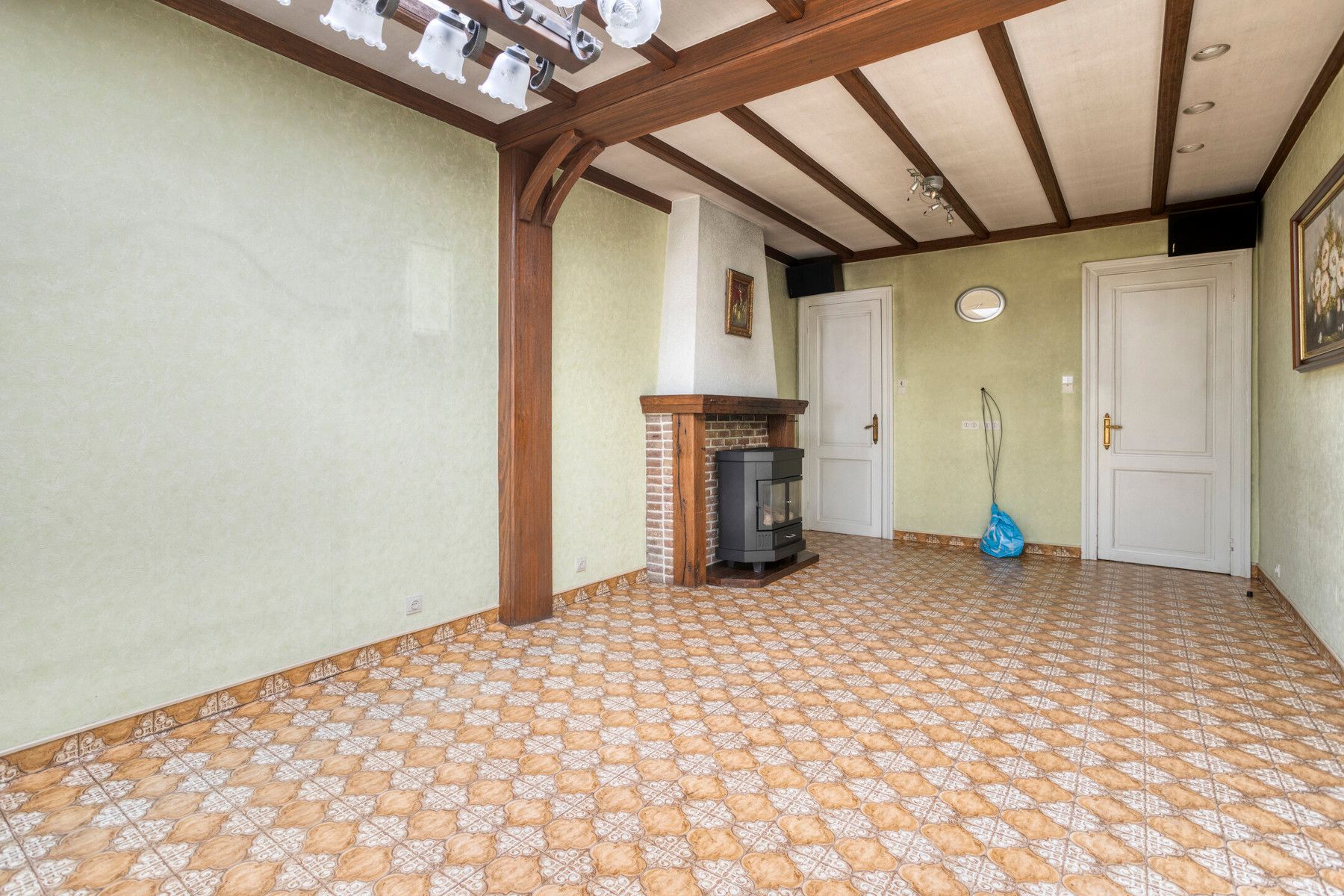 Goedgelegen woning met 3 slaapkamers ! foto 2