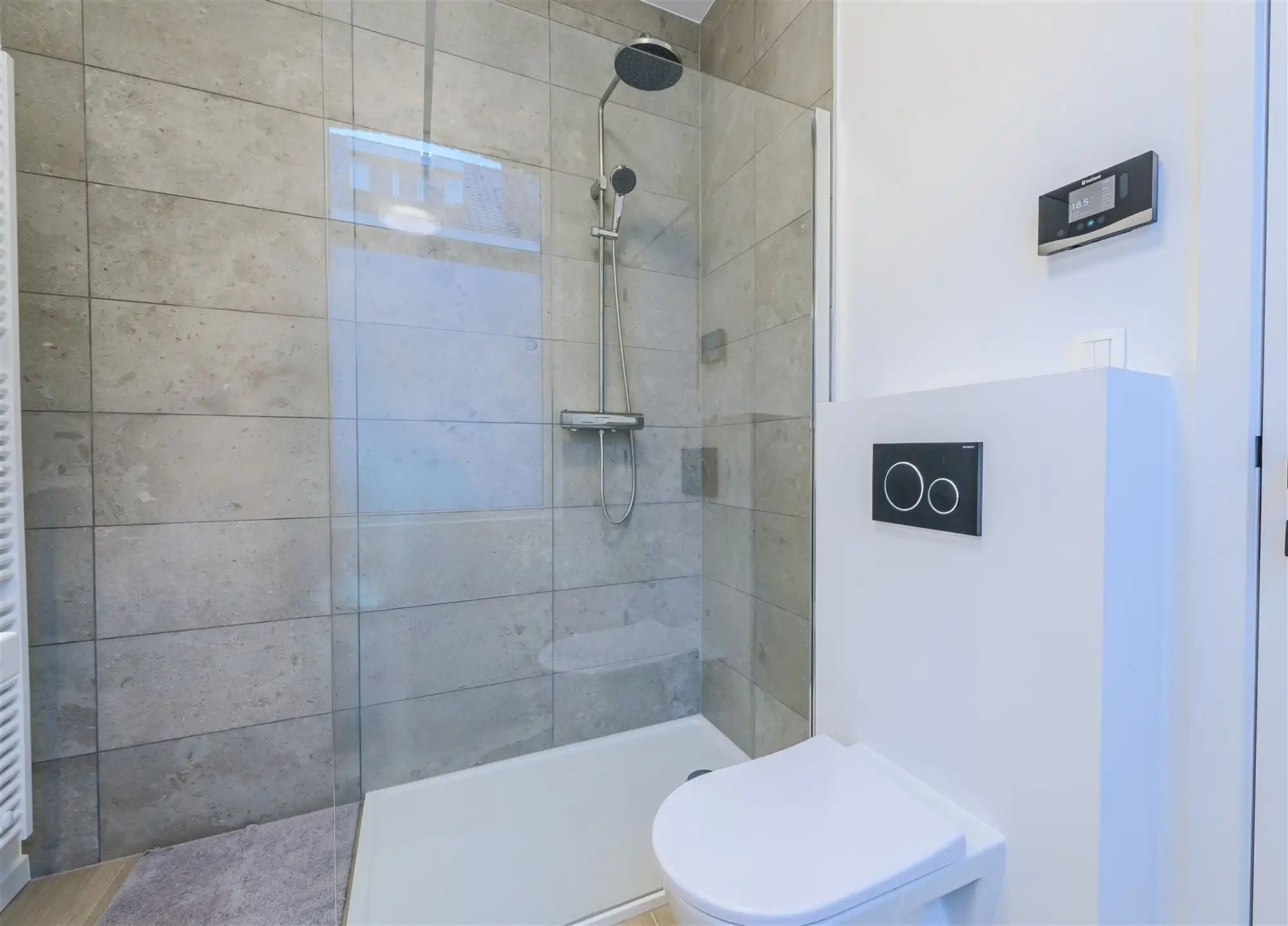 uniek gerenoveerde stadswoning met 4 slks en tuin foto 15