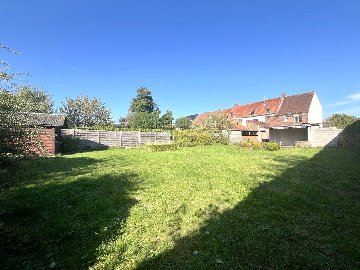 Halfopen 4-slpkr woning met tuin & garage foto 6