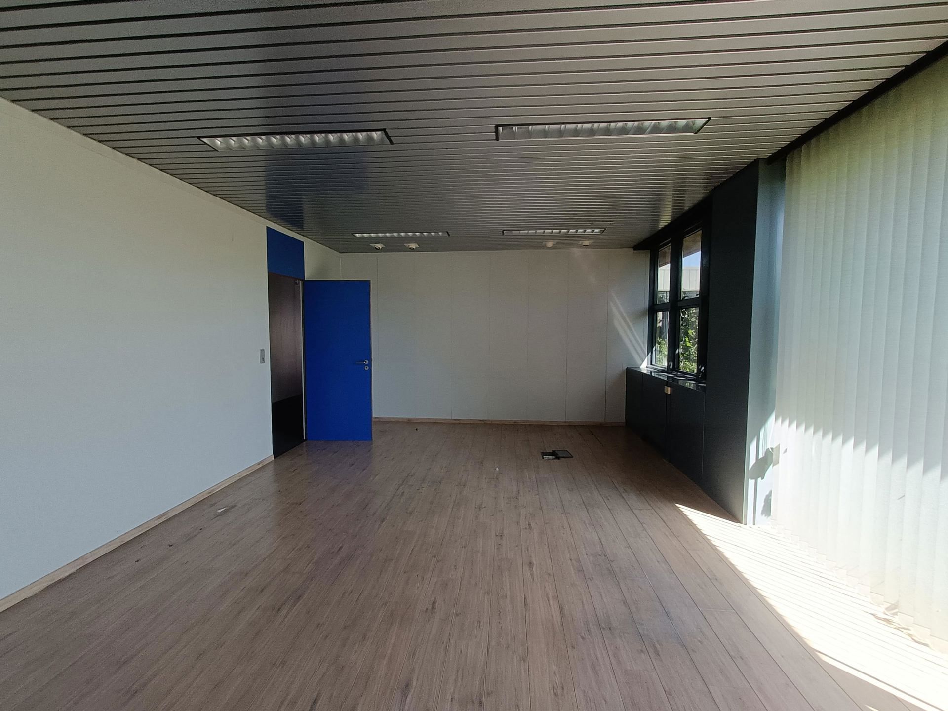 Industrieel gebouw te huur in Malle foto 3