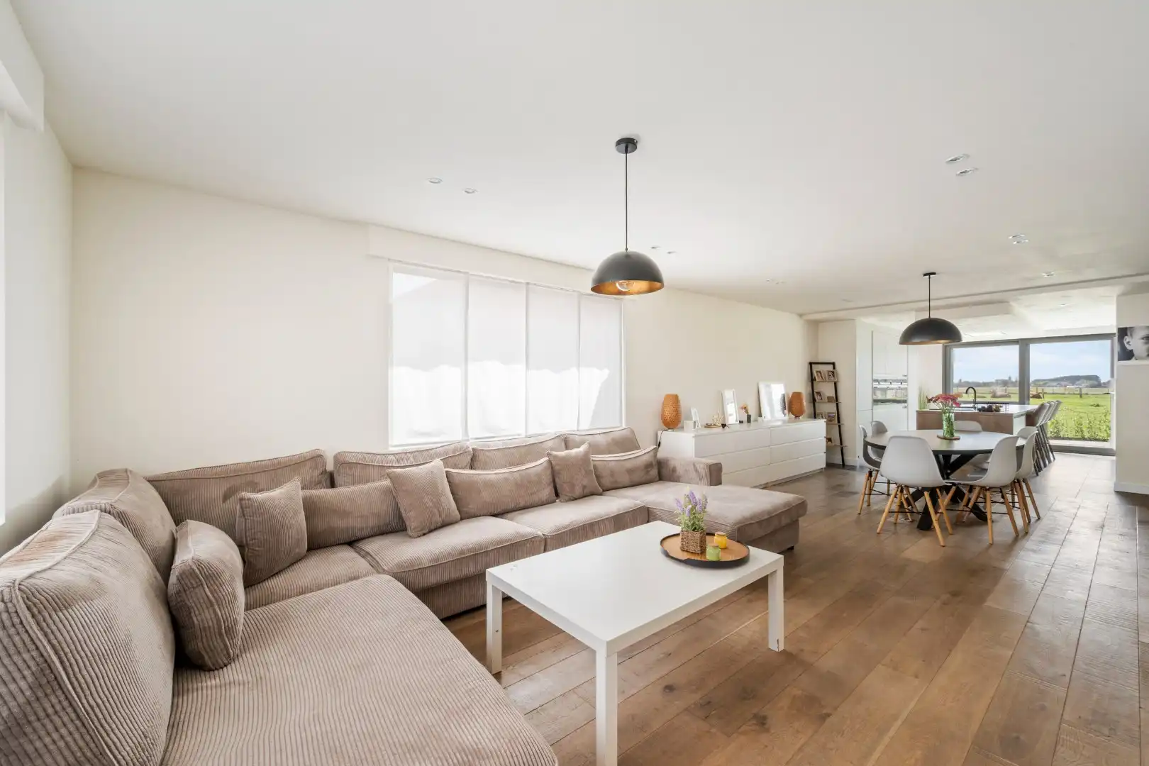 Instapklare halfopen woning met garage, tuin en bijgebouw in Moorsele foto 3