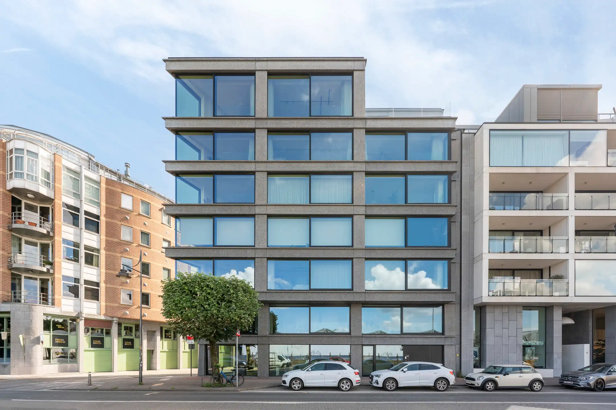 ANTWERPEN - Tijdloos en klassevol aan de Scheldekaaien foto {{pictureIndex}}