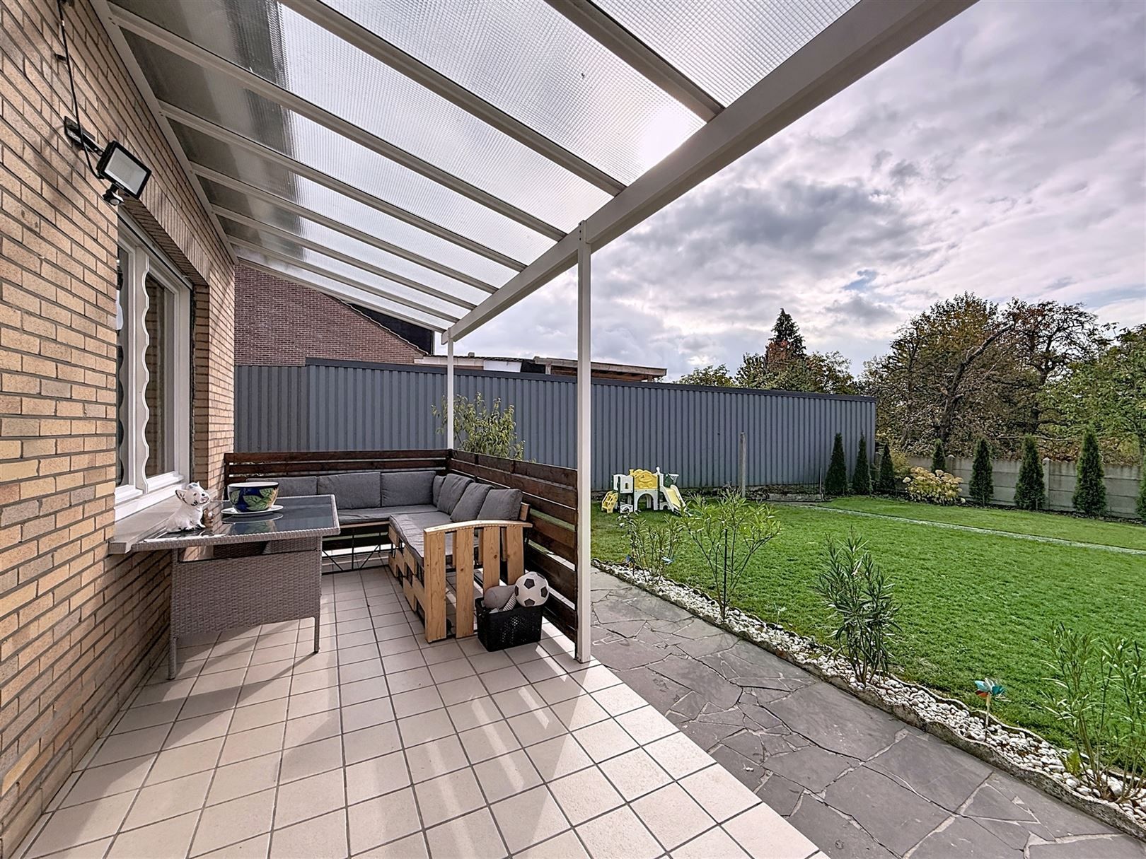 Open bebouwing, 3 slpks, tuin, terras, garage, 8a 67ca foto 6