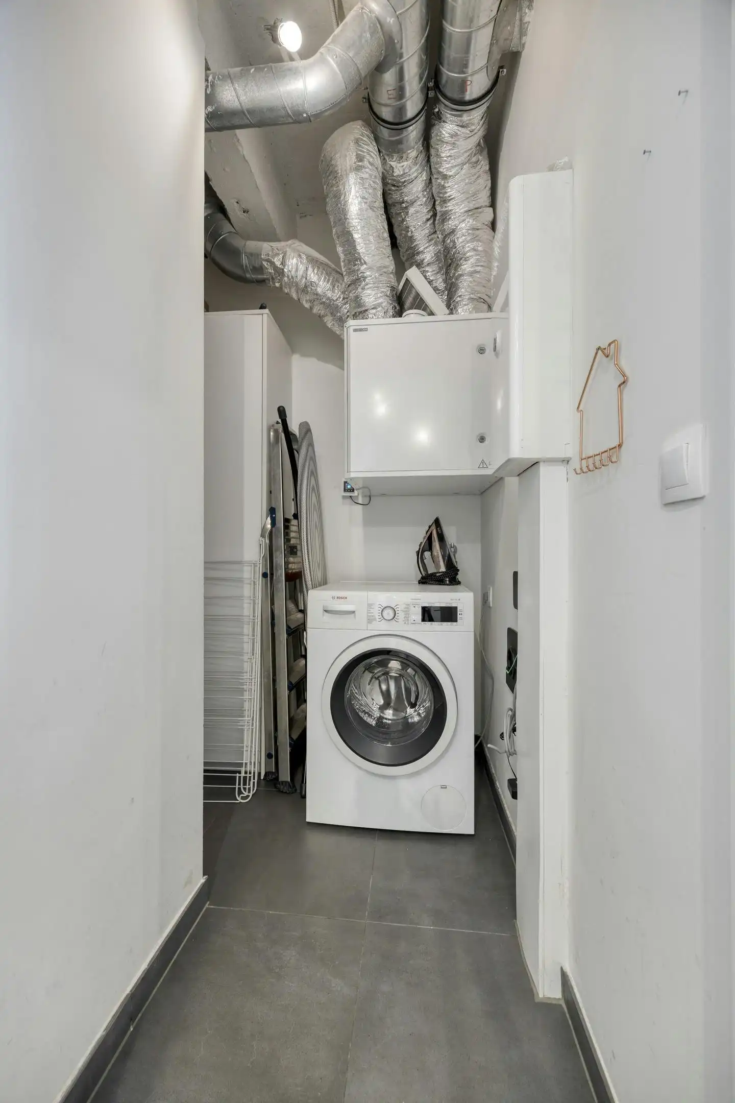 Te koop: lichtrijk 2slpk appt vlakbij Place Poelaert foto 9