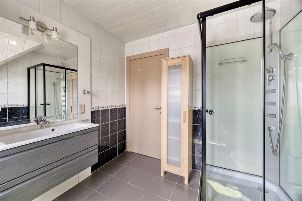 Zeer ruime, instapklare woning nabij centrum Aarschot! foto 17