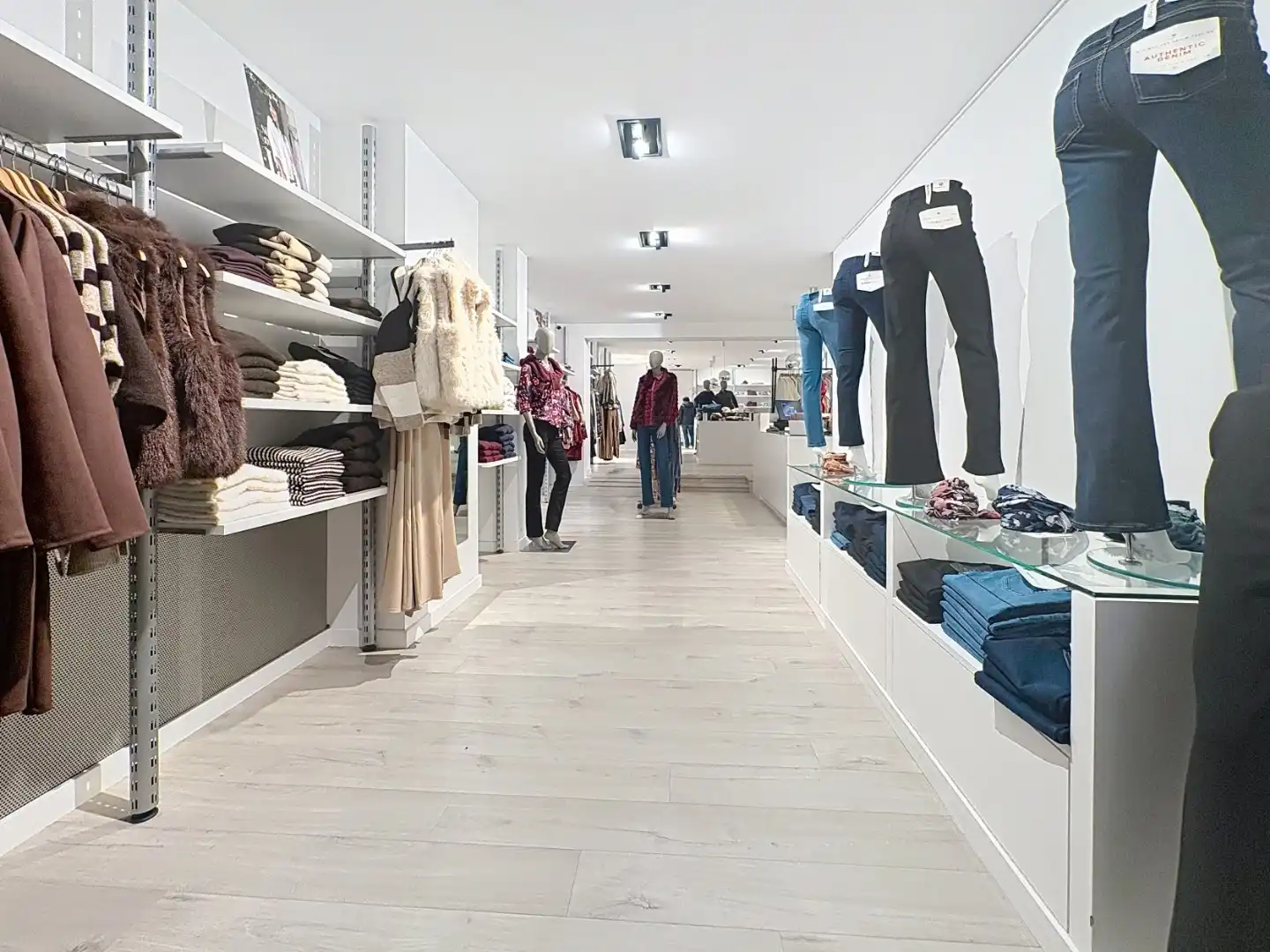 Uitstekend gelegen handelspand te koop in het hart van Koksijde-Bad foto 6
