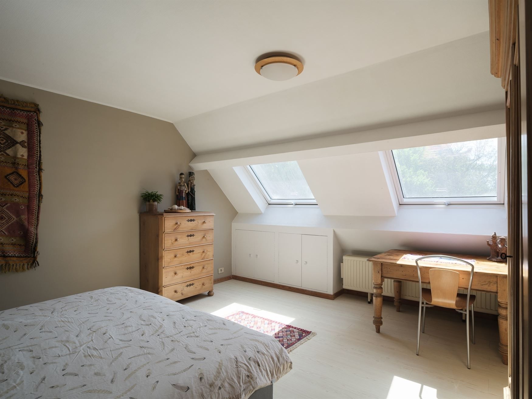 Instapklare gezinswoning met schitterende tuin foto 15