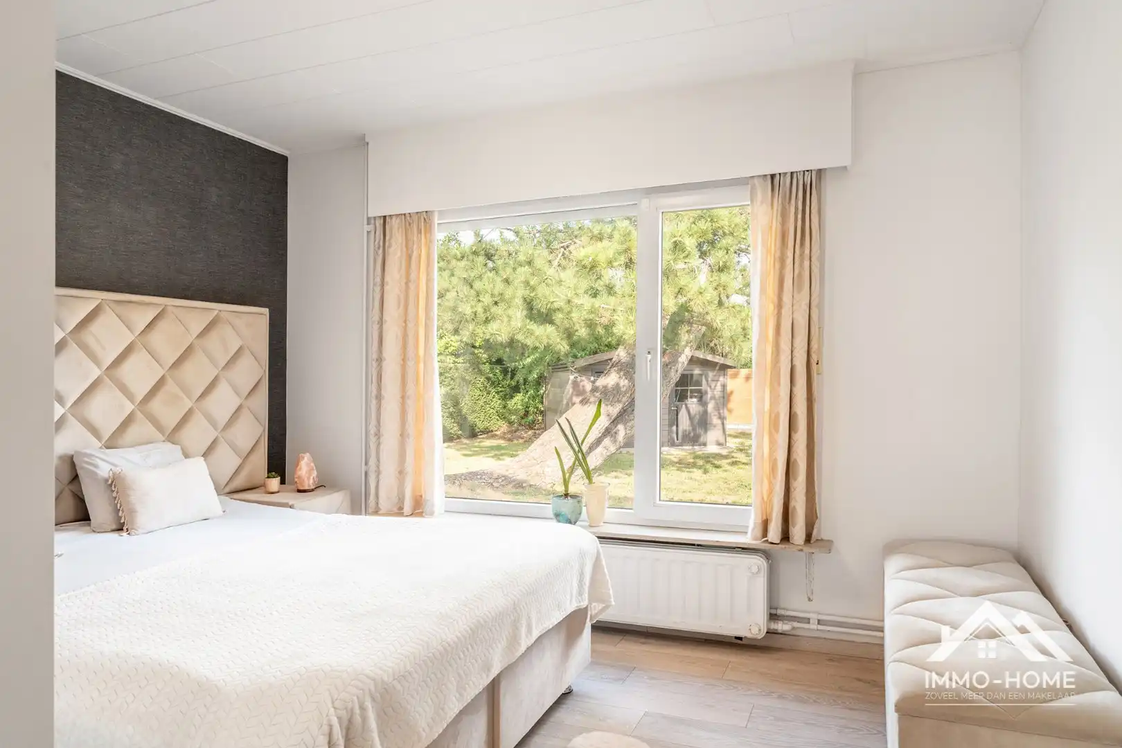Vrijstaande bungalow met een ruime grond op een topligging!  foto 16