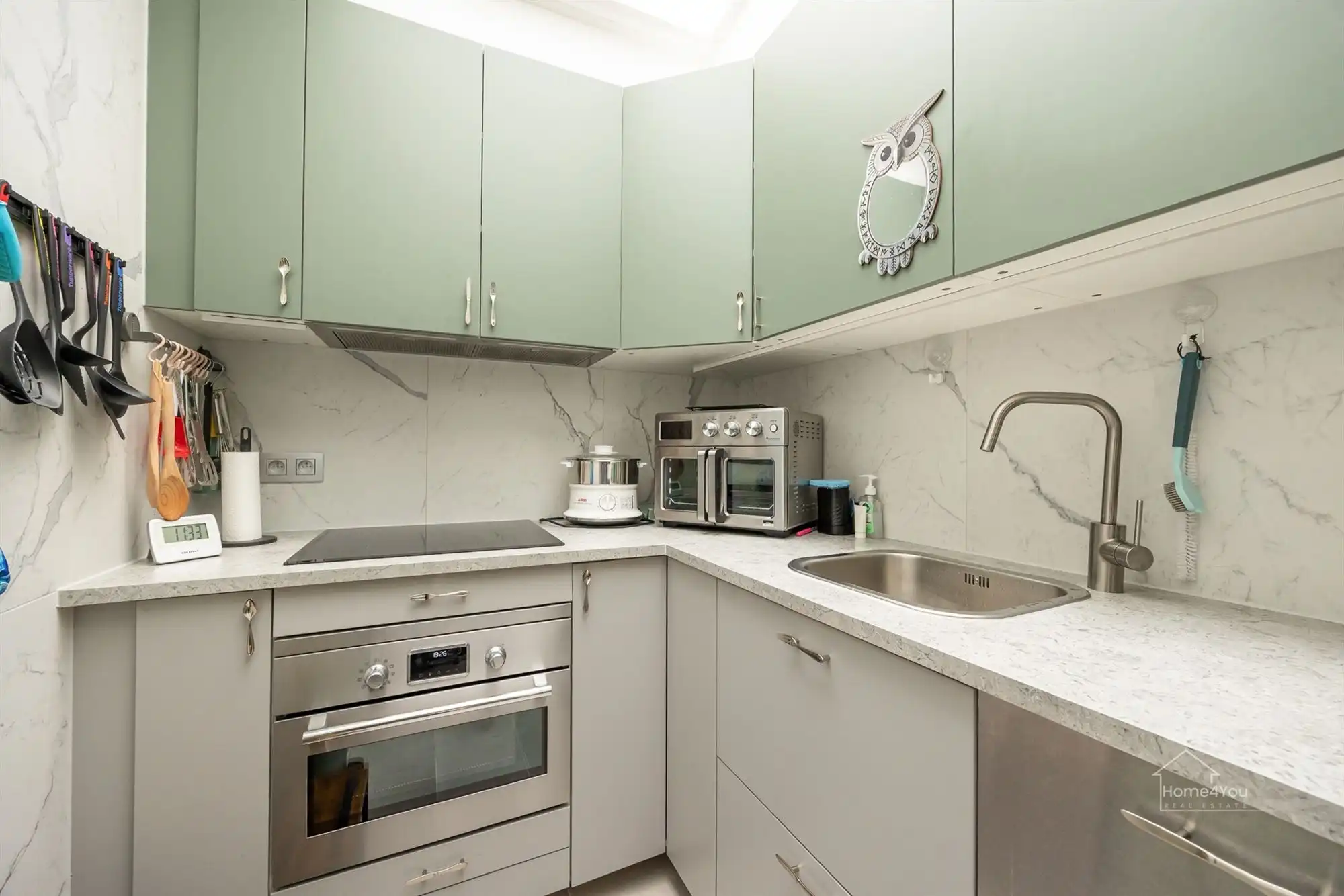 Gerenoveerde woning met vier slaapkamers in Merksem! foto 6