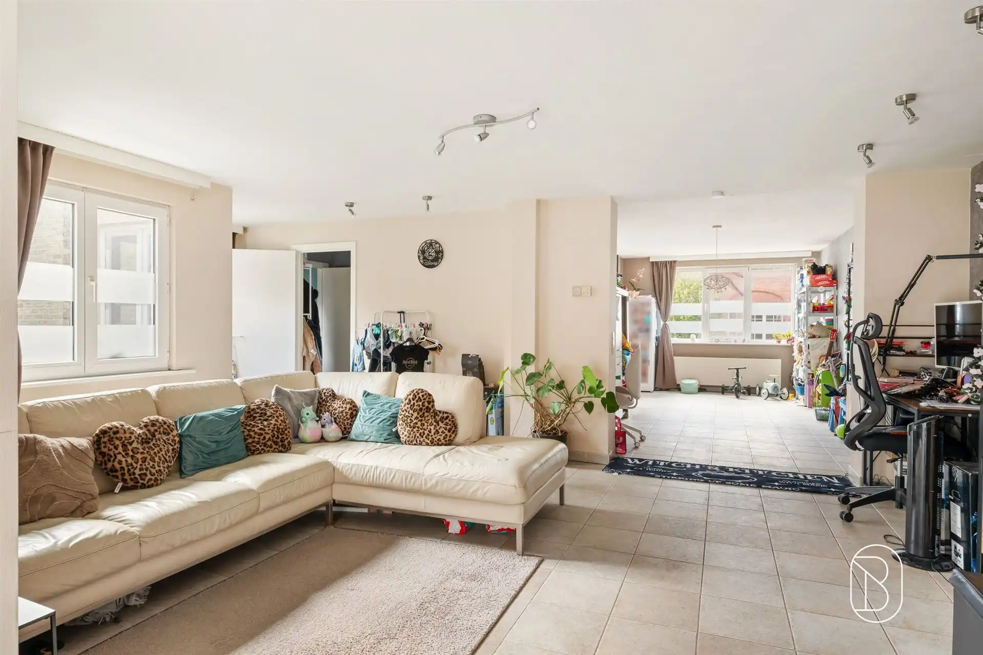 Opbrengsteigendom met 2 appartementen en 2 garages foto 15