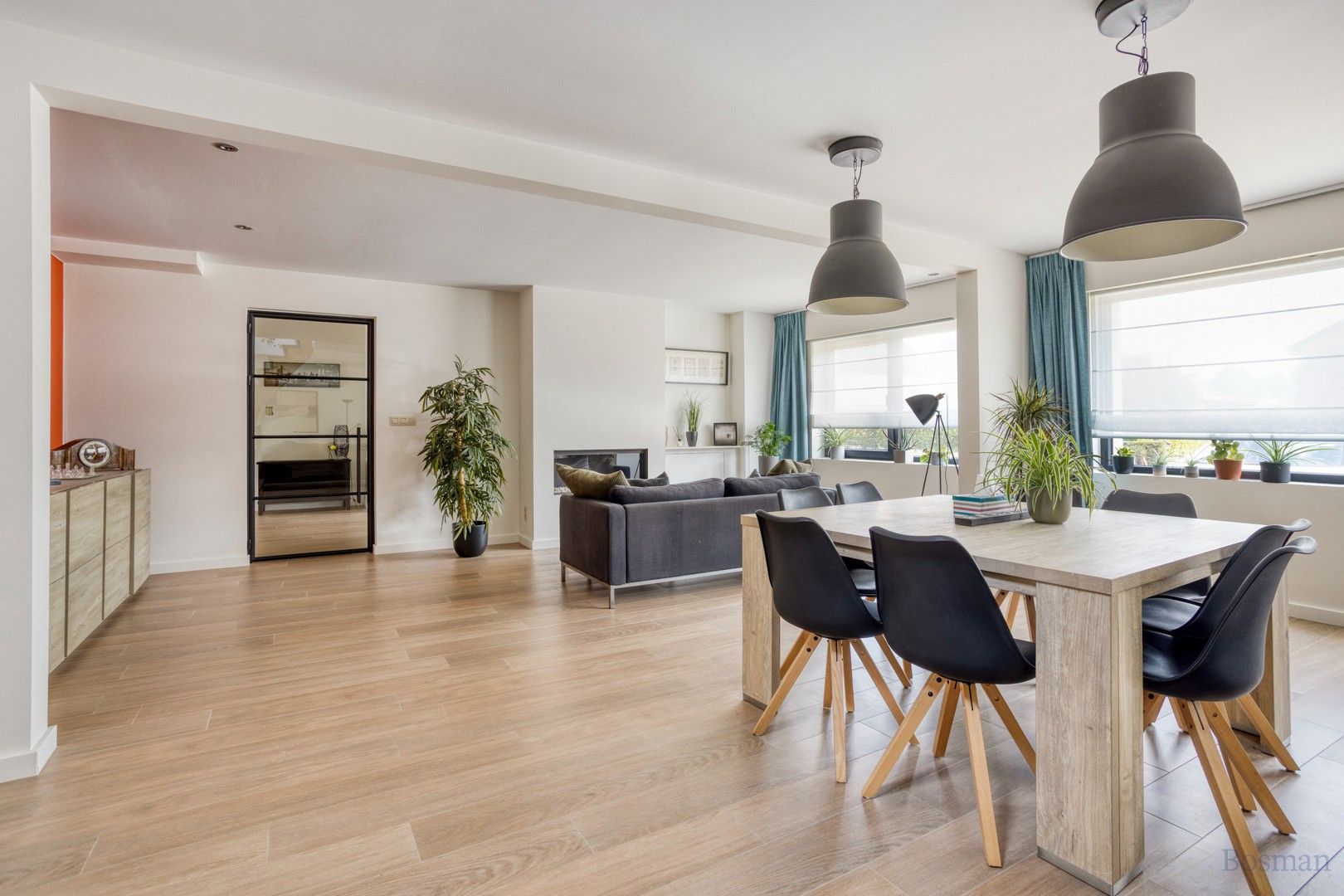 Gerenoveerde hoeve te koop op perceel van 14a 87ca in Laakdal foto {{pictureIndex}}