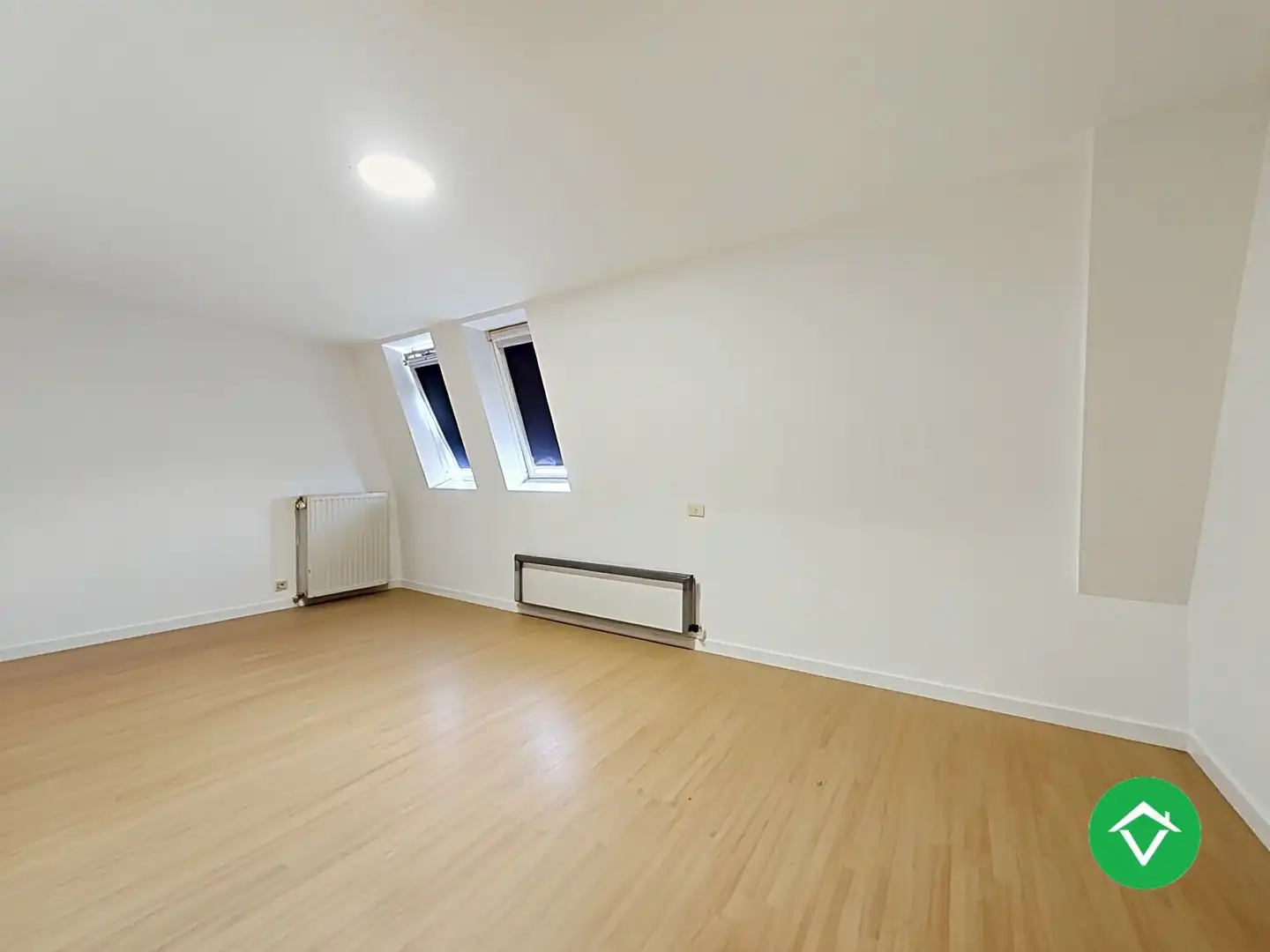 Instapklaar dakappartement met 4 slaapkamers, 2 terrassen en autostaanplaats te Roeselare (160m²) foto 19