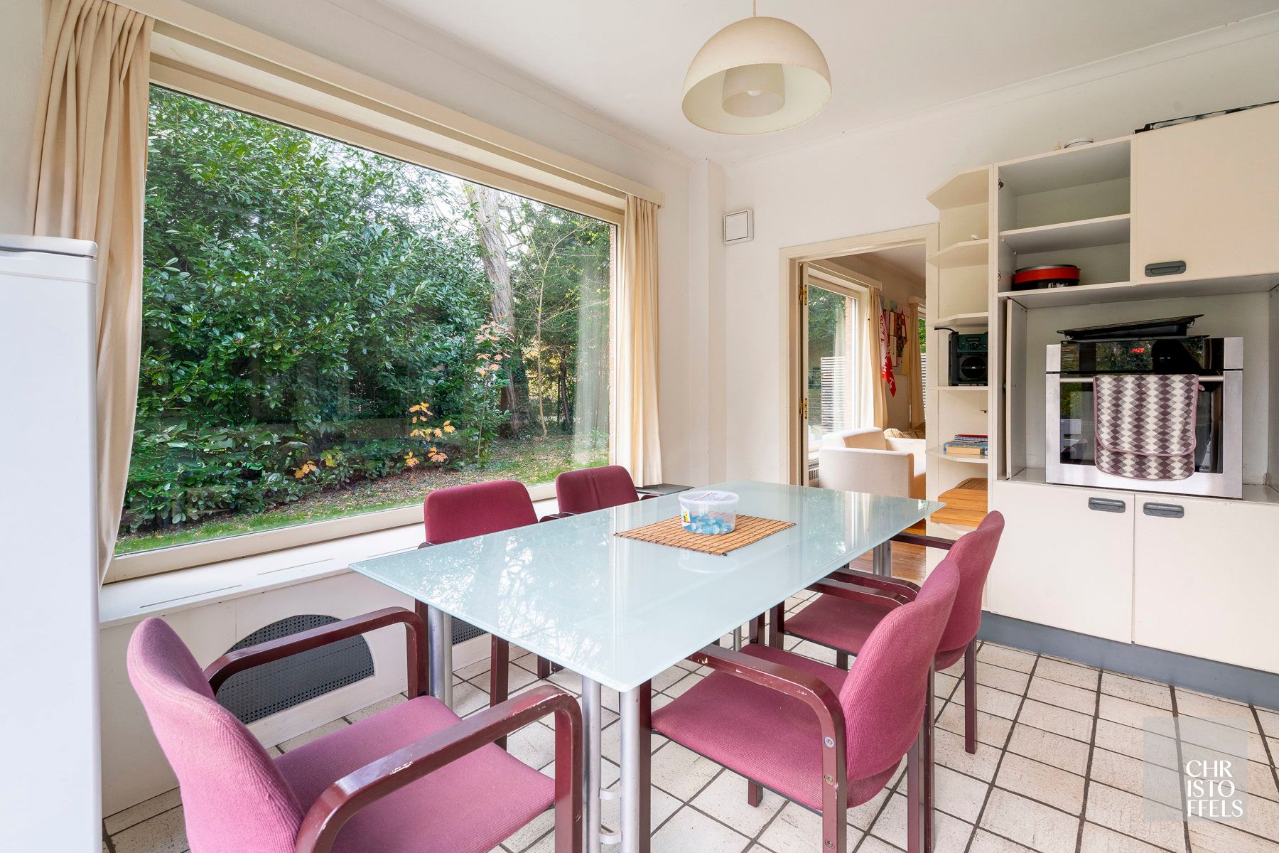 Opbrengsteigendom, bijzonder groot woonhuis van 761m² met 10 slaapkamers, mooi en rustig gelegen op 1.800m² met een eigen parkeerterrein!  foto 14