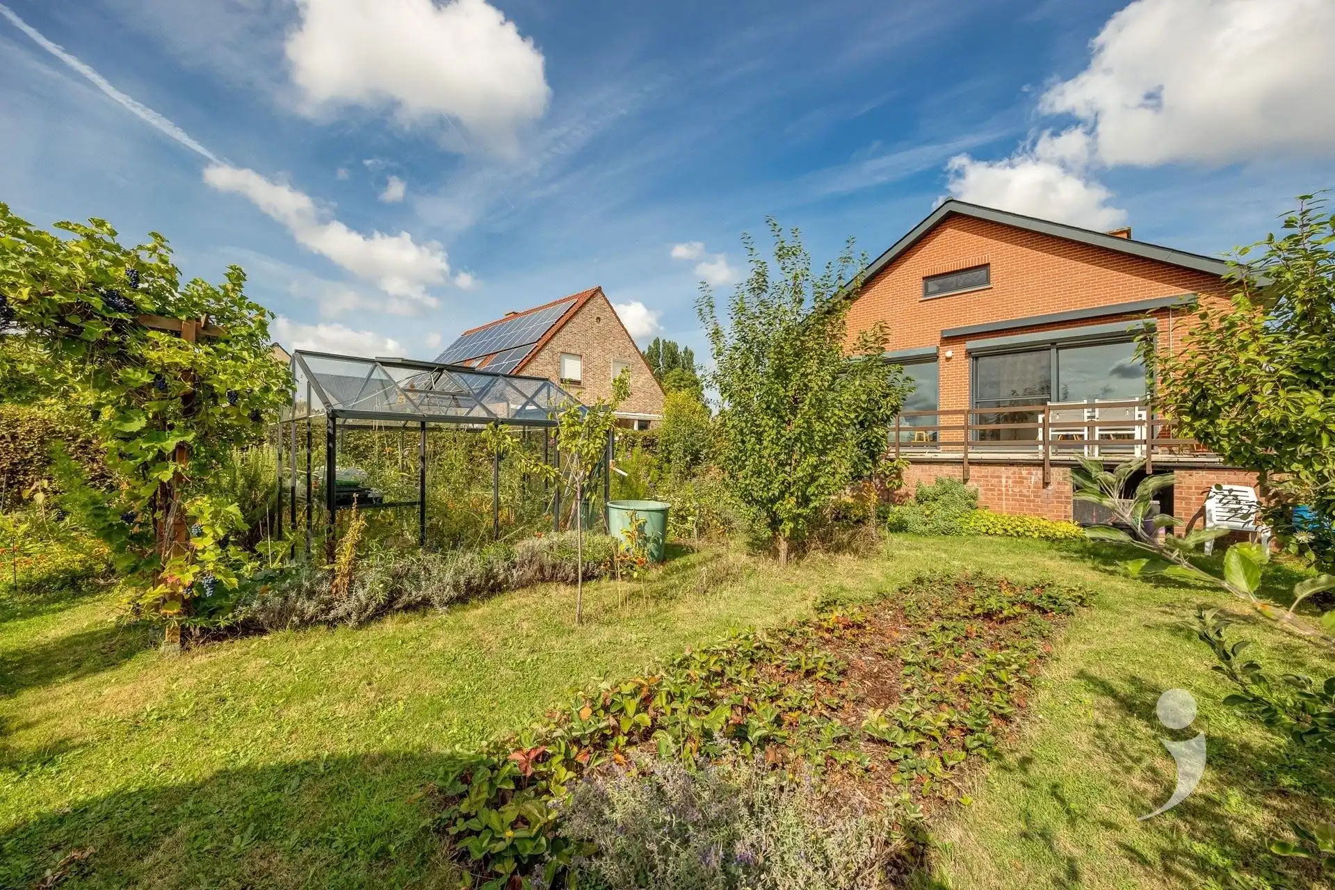 Gerenoveerde woning met prachtig zicht over de velden foto 32