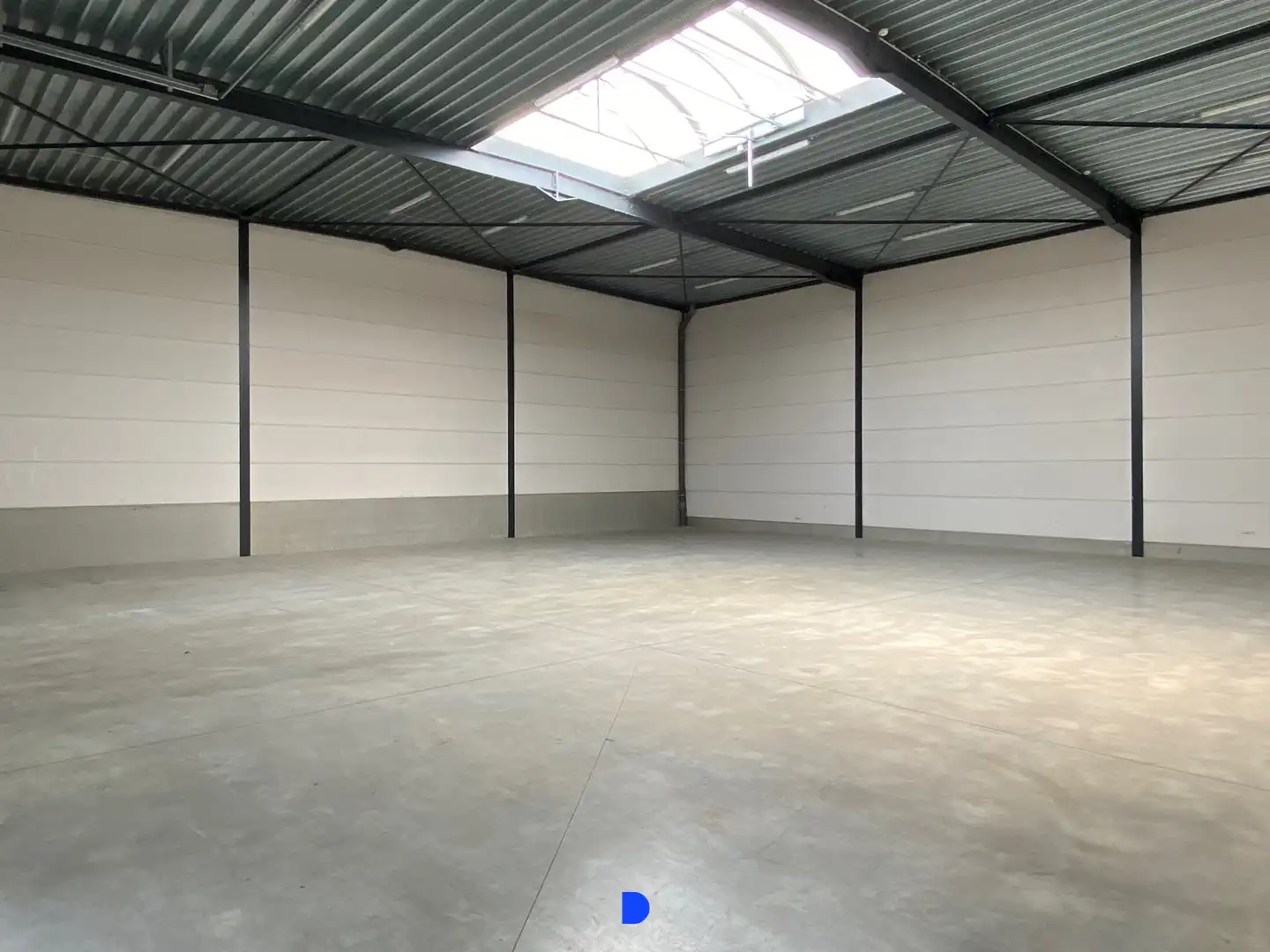 Verzorgd bedrijfsgebouw in Dadizele. foto 2