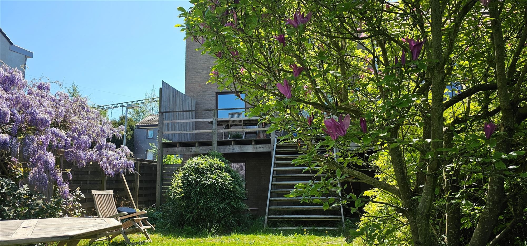 Aangename bel-etage woning met tuin foto 2