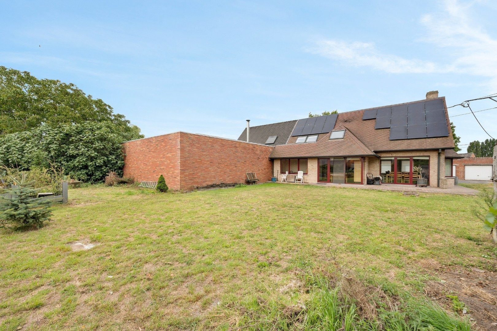 Recente halfopen woning met boomgaard in Ledegem foto 8
