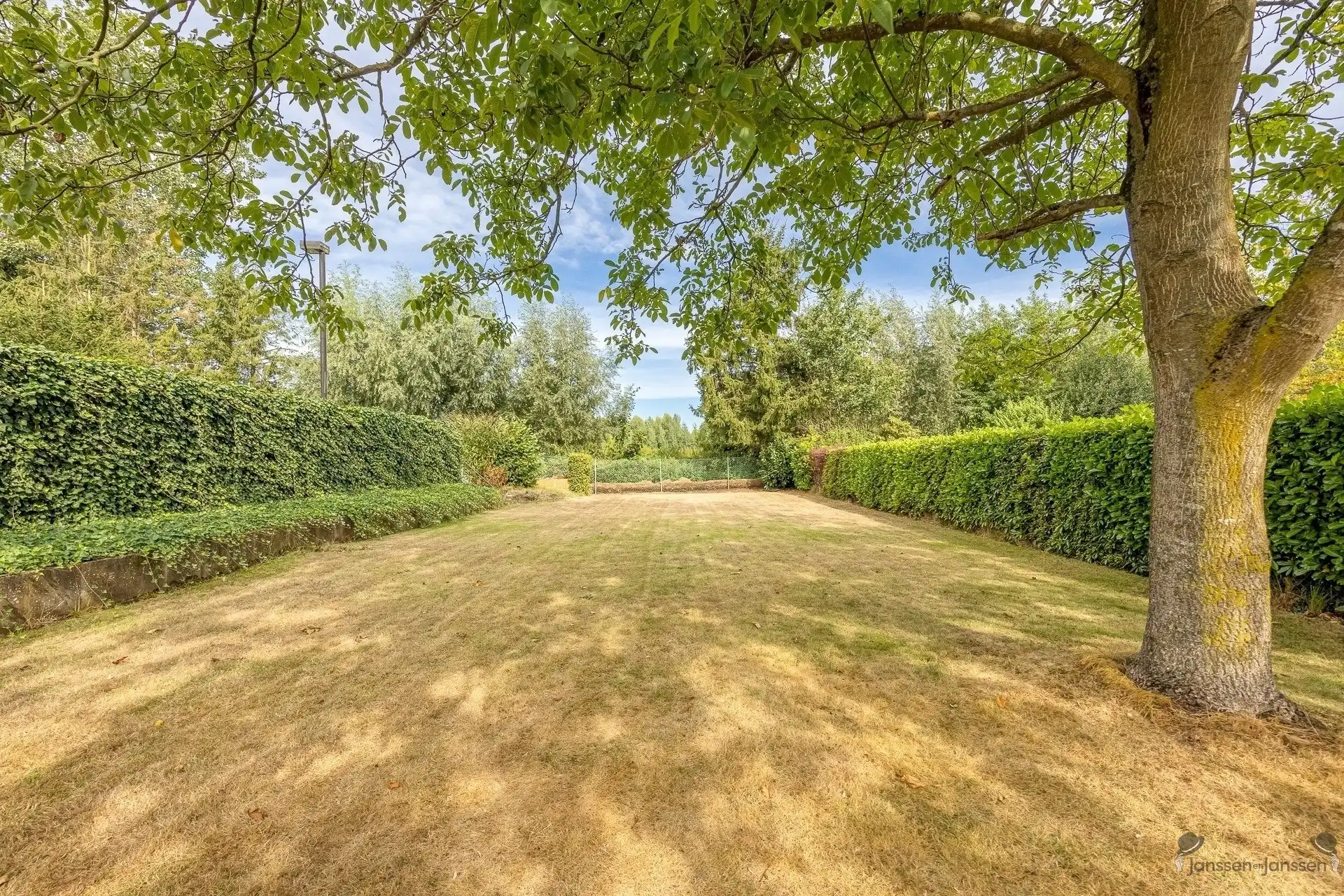 Ruime villa met magazijn op 1.650 m² in Kapellen foto 28