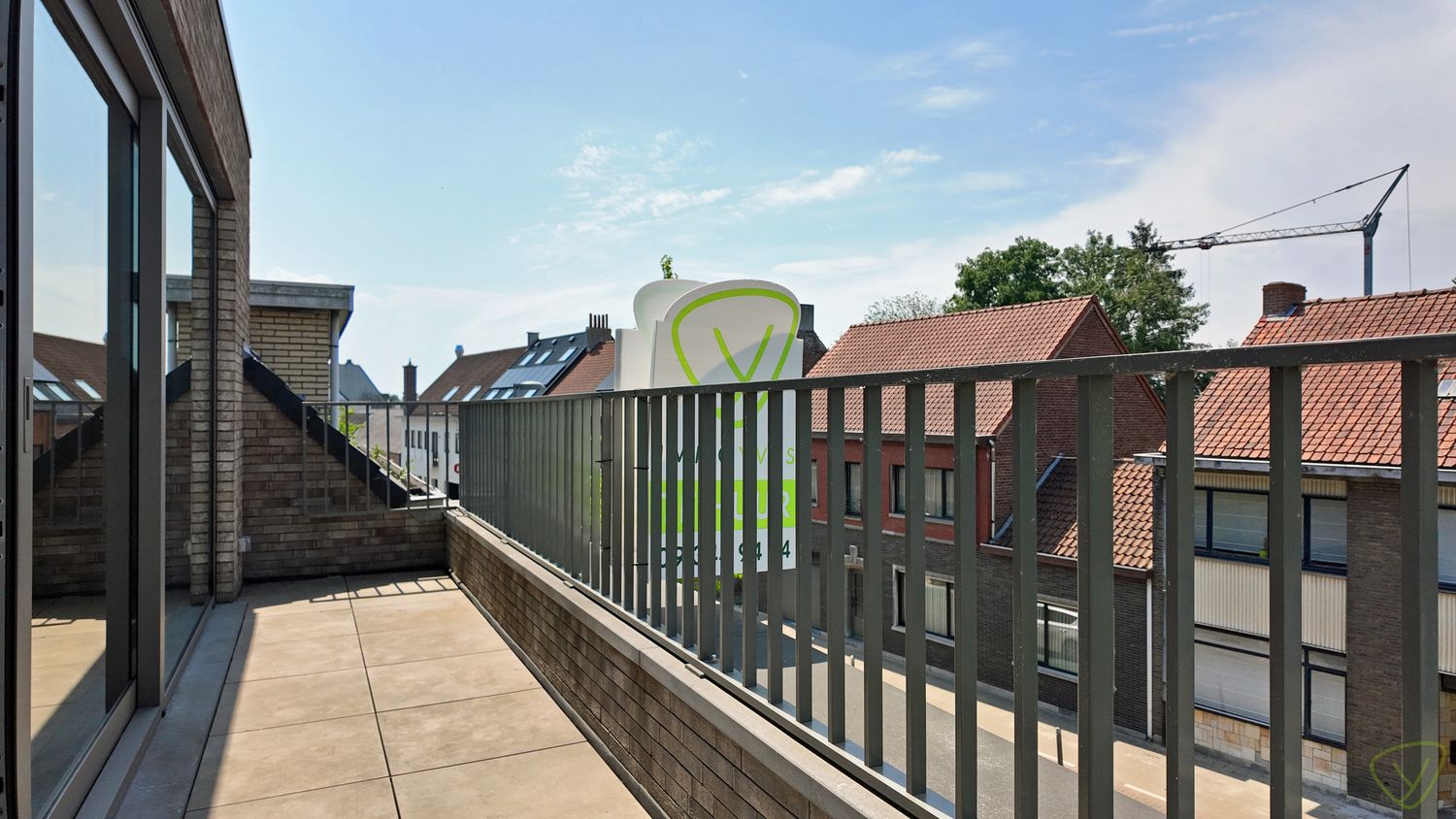 Instapklaar duplex-appartement met terras in het hart van Waarschoot! foto 4