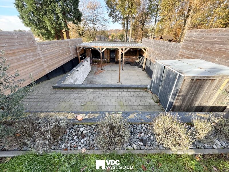 Halfopen bebouwing – gerenoveerd & bijgebouwd in 2020 – EPC B – 3 slpks – prachtige tuin – 183 m² woonopp. foto 17