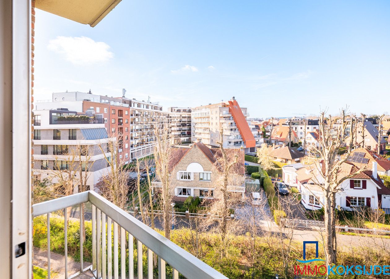 Volledig gerenoveerd hoekappartement met 3 slaapkamers en zonnig terras foto 7