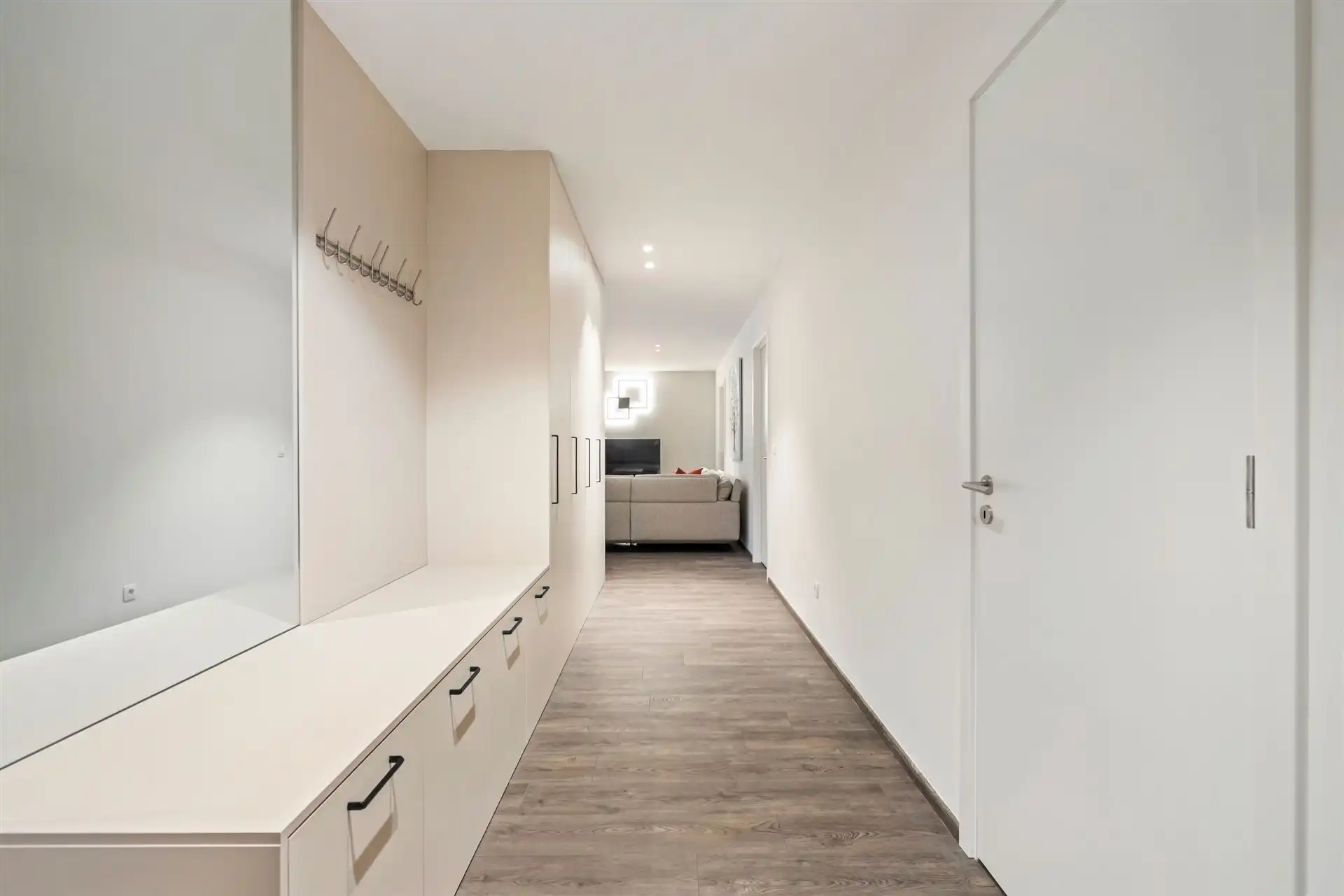 Uitzonderlijk ruim duplex appartement met loft allures in het hartje Sint-Niklaas (220m²) foto 9