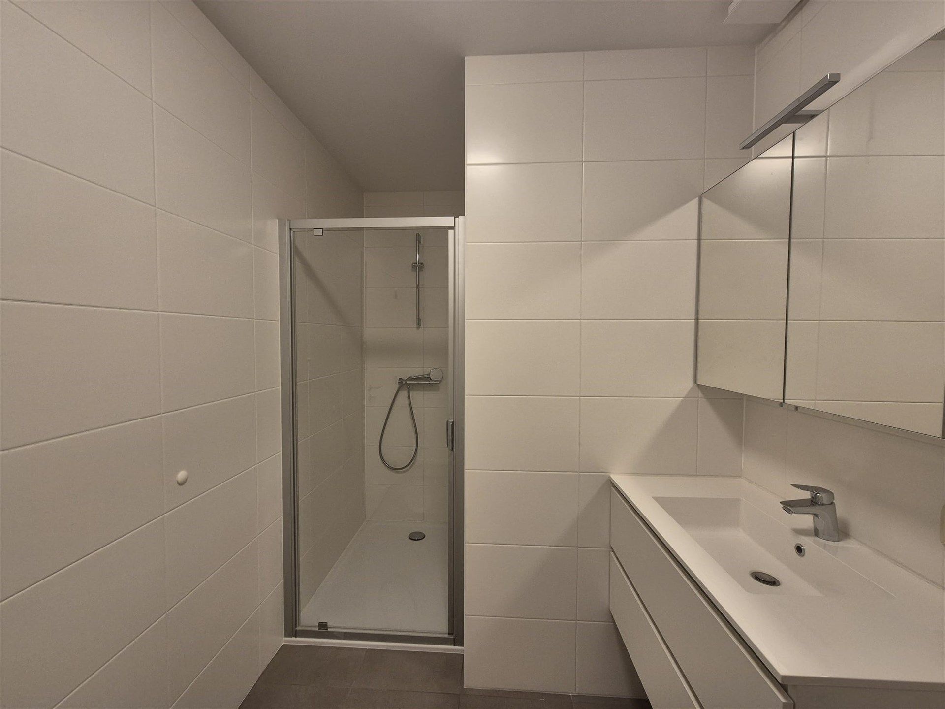 Zeer energiezuinige woning met 2 slaapkamers en tuin. foto 16