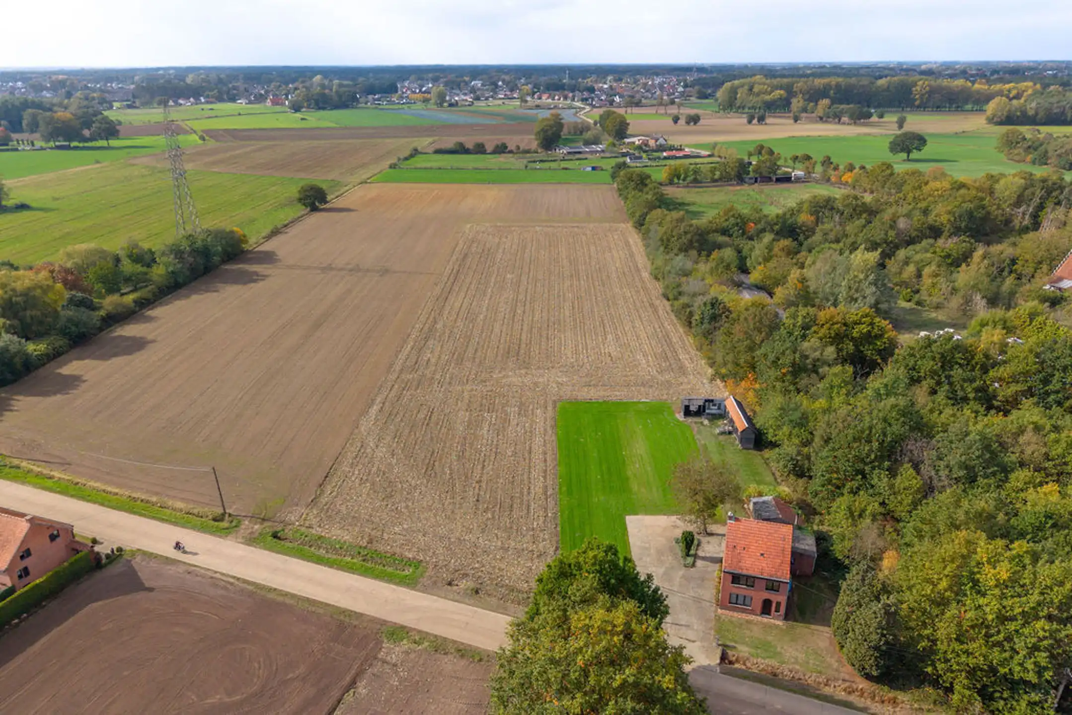 Te renoveren woning op een mooi en gunstig gelegen perceel van in totaal 6.449 m². foto 42