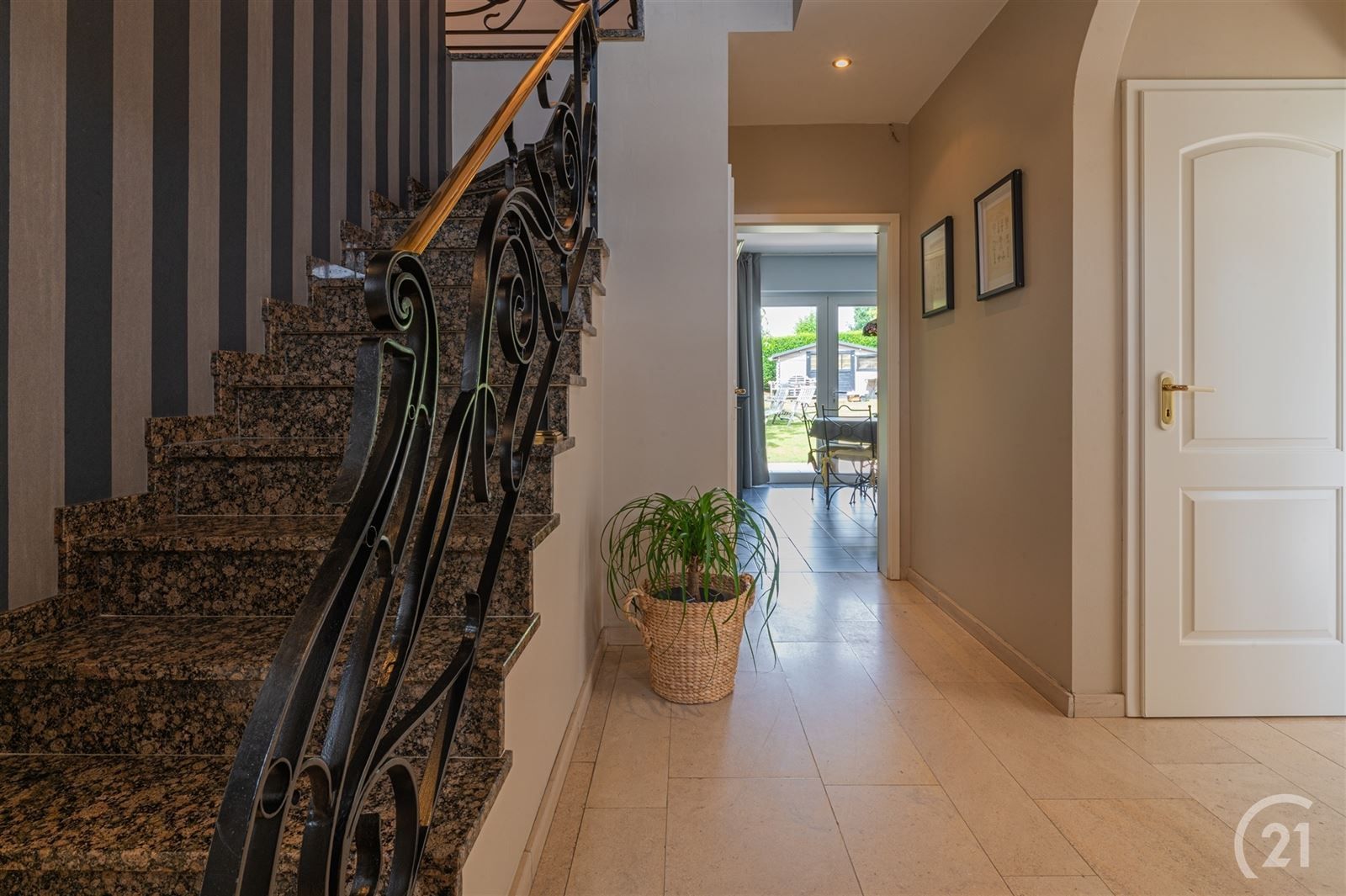 Exclusieve, energiezuinige villa op mooi perceel van 8a14 foto 21