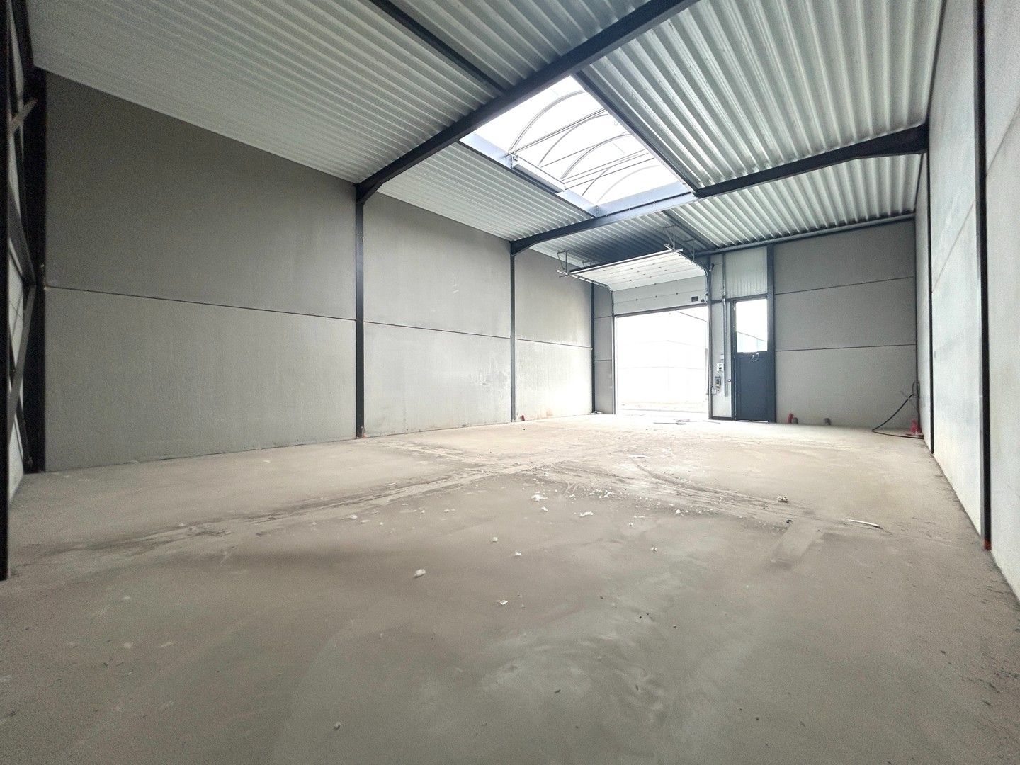 Uitstekend gelegen nieuwbouw KMO-unit te Clarysse Business Park Pittem! foto 4