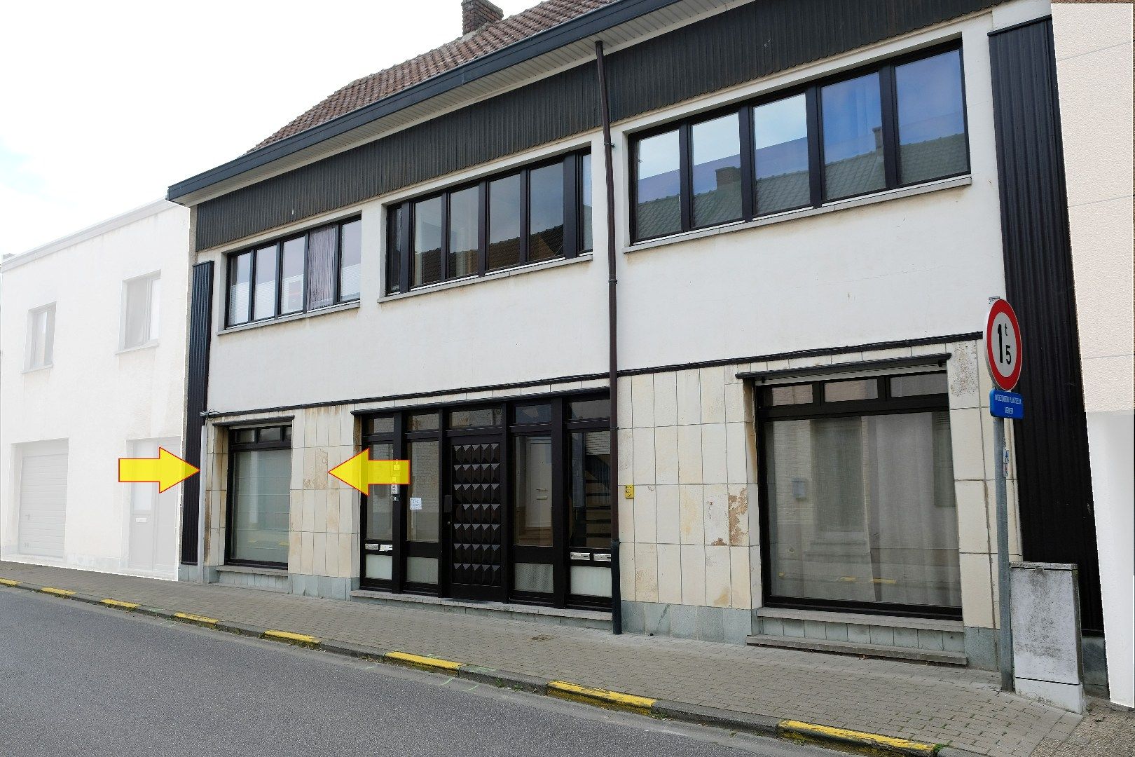 Gelijkvloersappartement met 2 slaapkamers in centrum Herzele foto {{pictureIndex}}