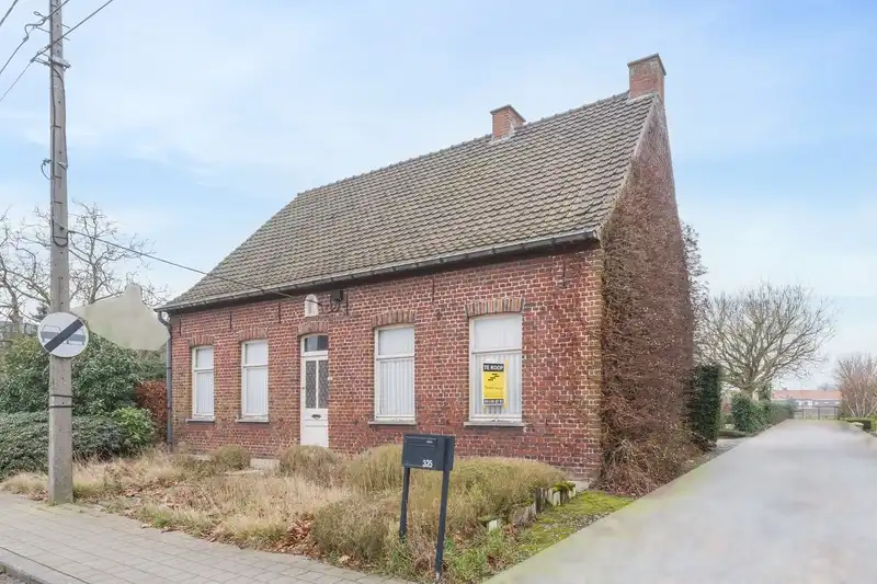 Roeselare-stadsrand. Prachtig pereceel bouwgrond waarvan 6% sloop / werderopbouw mogelijk OF grondige renovatie. Perceel van 875m2. ZUID-WEST. foto 2
