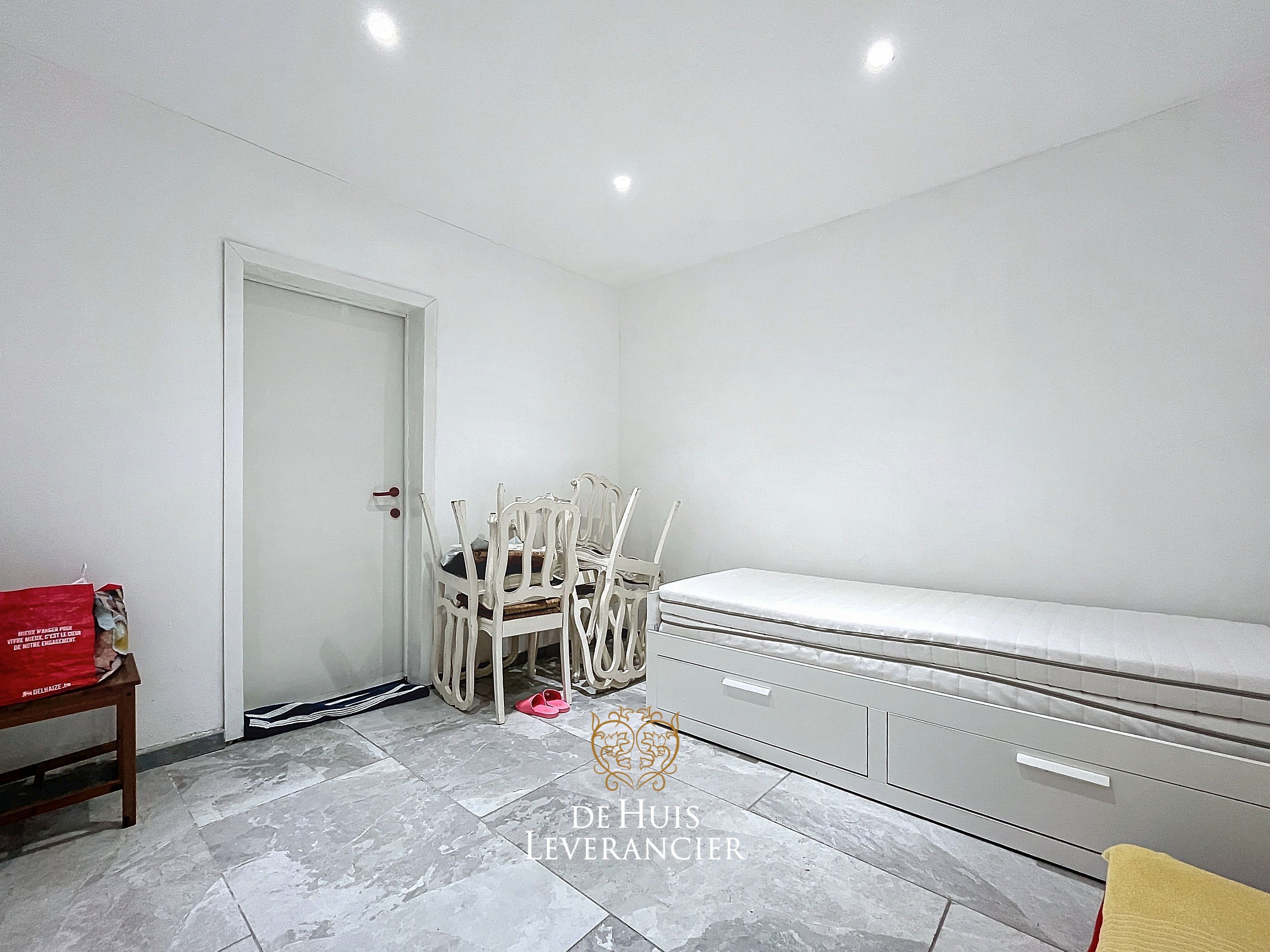 RUIME woning te koop (8 slpks, 2 badk) die ook perfect als tweewoonst kan dienen foto 20