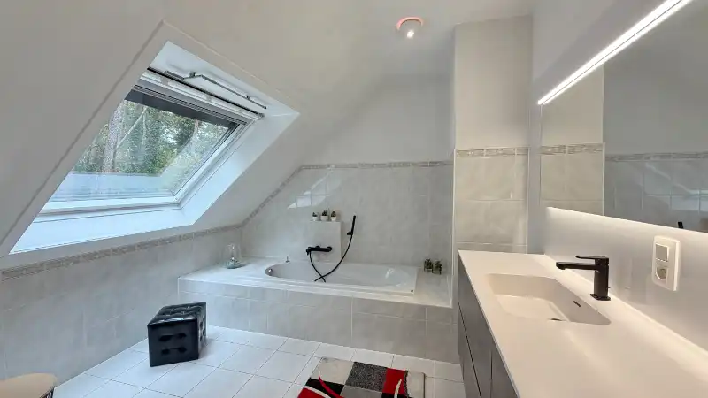 Instapklare moderne villa van 310m² op 19 are met mooie tuin foto 17