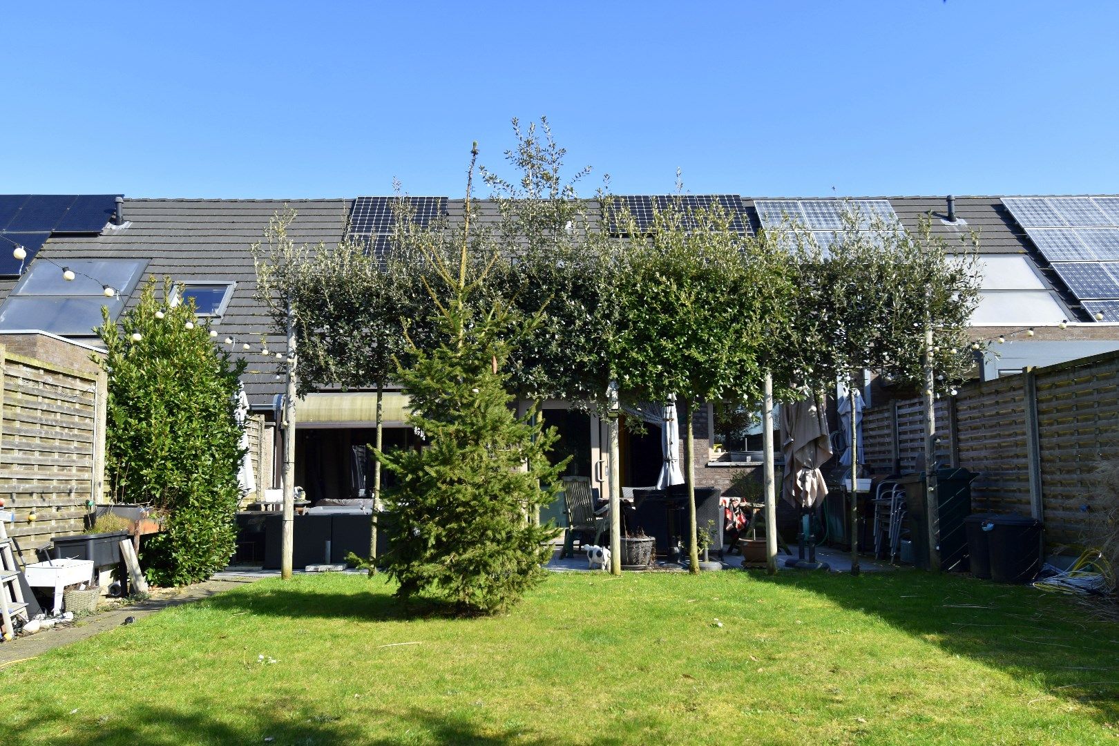 Instapklare woning (BJ 2010) met 3 slaapkamers, garage en mooi stukje tuin te koop in Heule foto 16