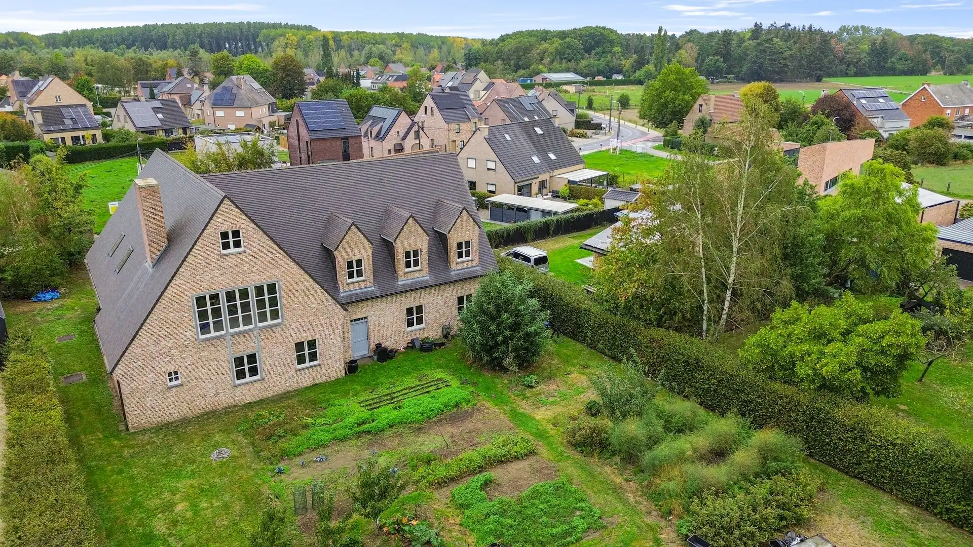 Heel riante casco villa, op 3381m² grond.  foto 3