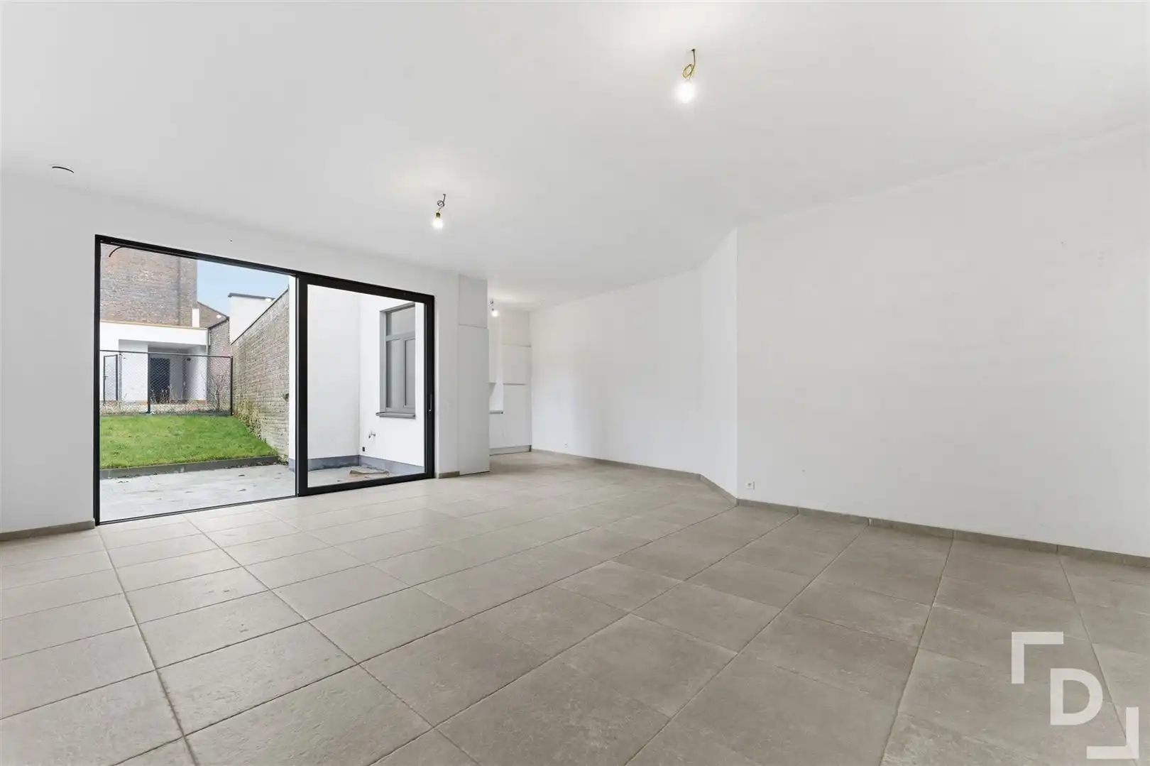 Instapklare nieuwbouwappartement te koop op toplocatie in centrum Ieper. foto 17