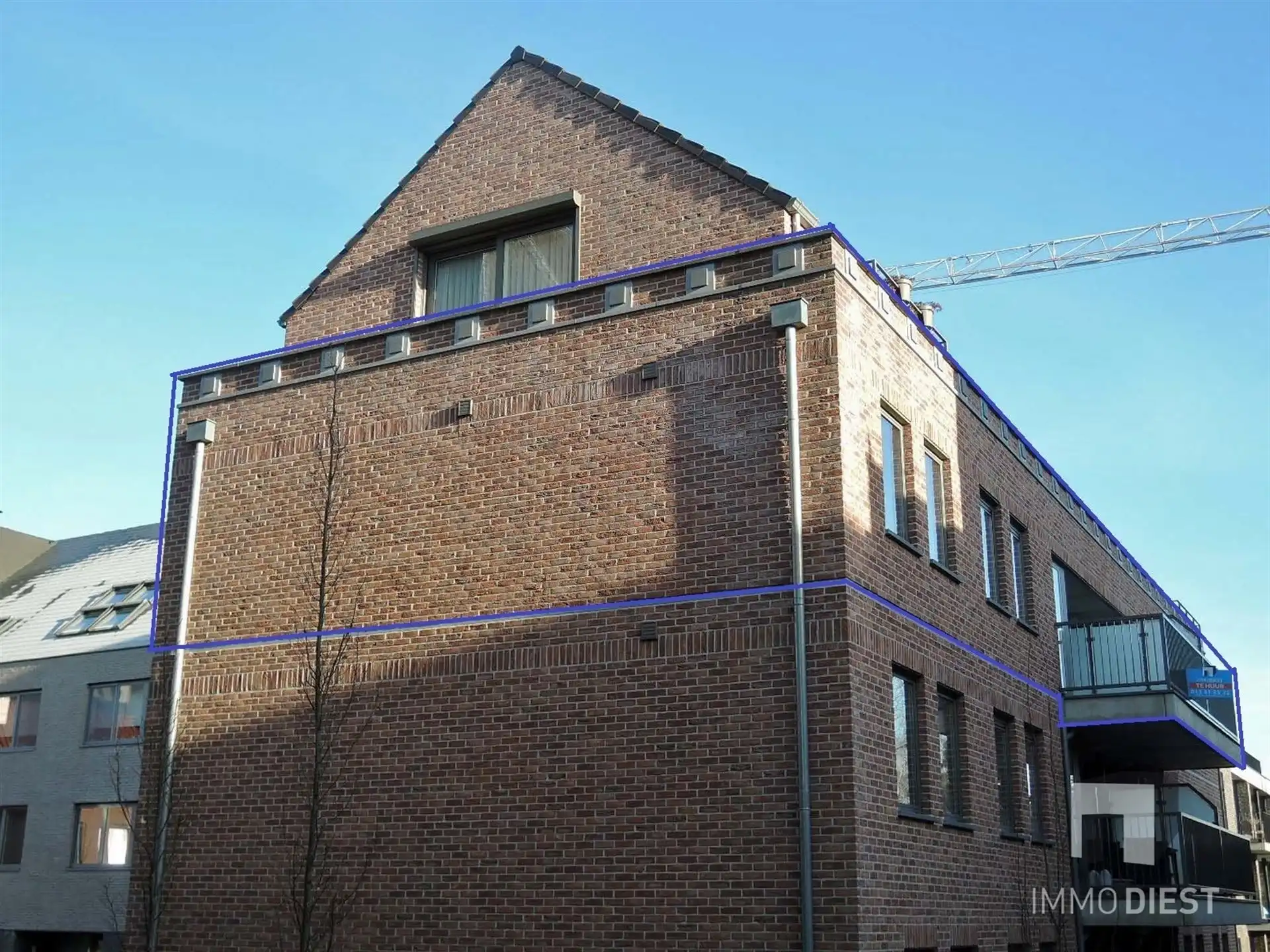 Prachtig ruim appartement met veel lichtinval bestaande uit twee slaapkamers, terras, ondergrondse staanplaats in het centrum van Halen. foto 3