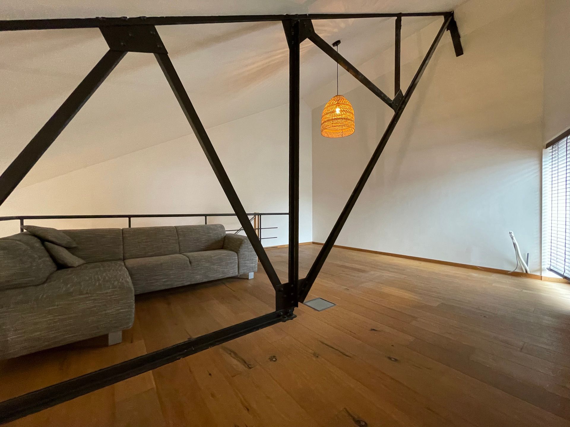 Ruime en lichtrijke kantoorloft te huur in centrum Oudenaarde foto 7