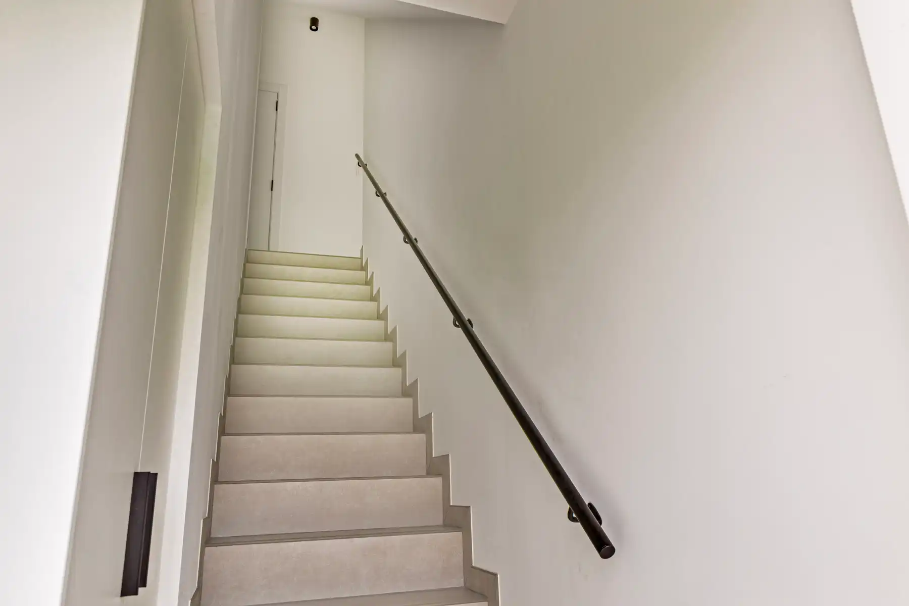 Duplex appartement met 4 slpk en 2 badkamers, tuin en garage foto 14