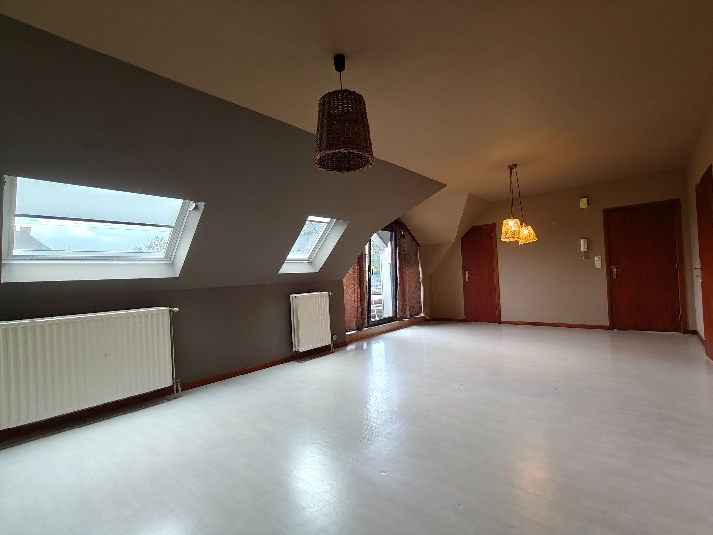 Appartement met 2 slaapkamers en terras te Lokeren - Nabij Station foto 3