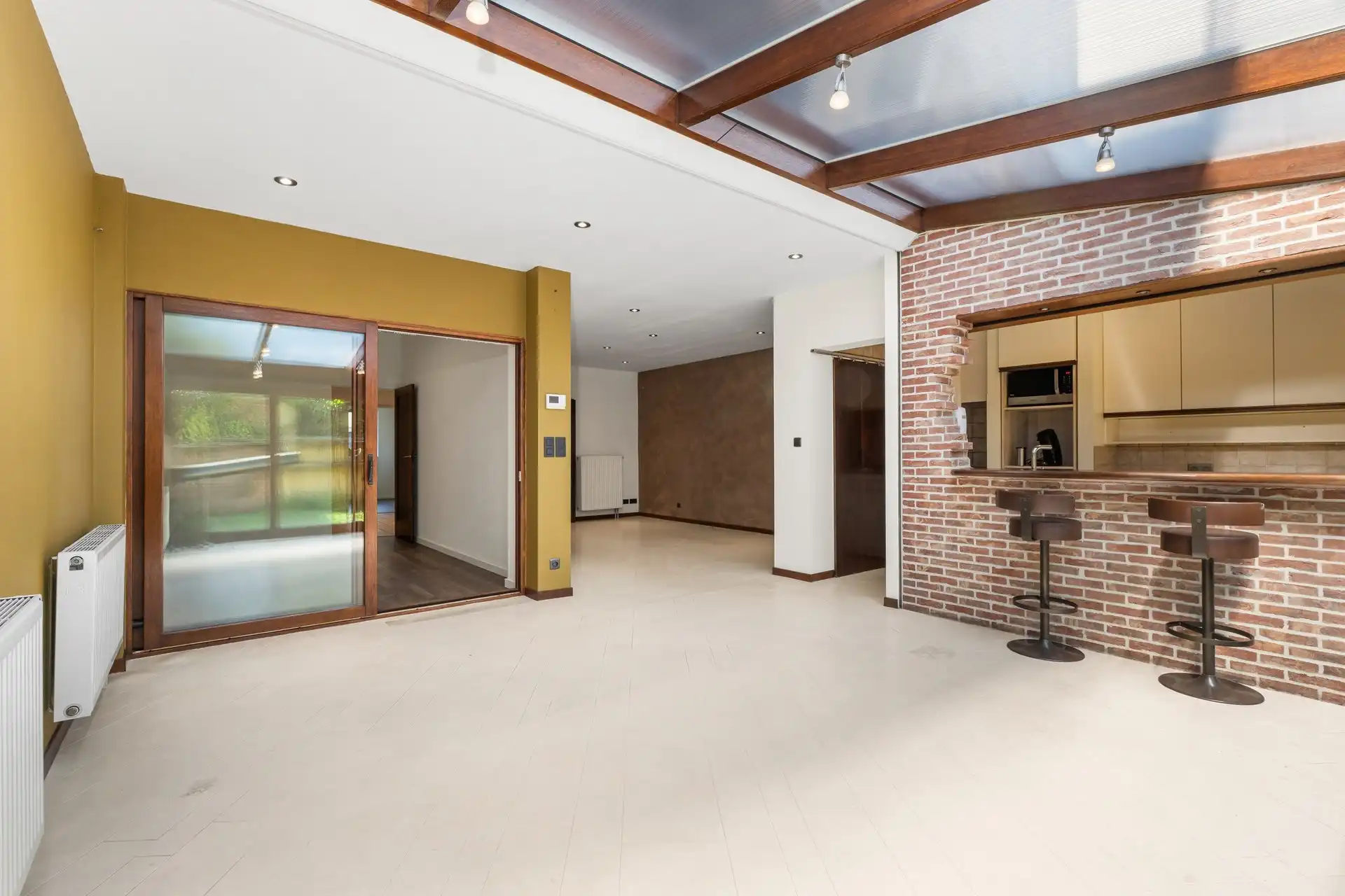 Gerenoveerde één/meergezins/kangeroe woning met 4 mog 5 slaapkamers en tuin. foto 10