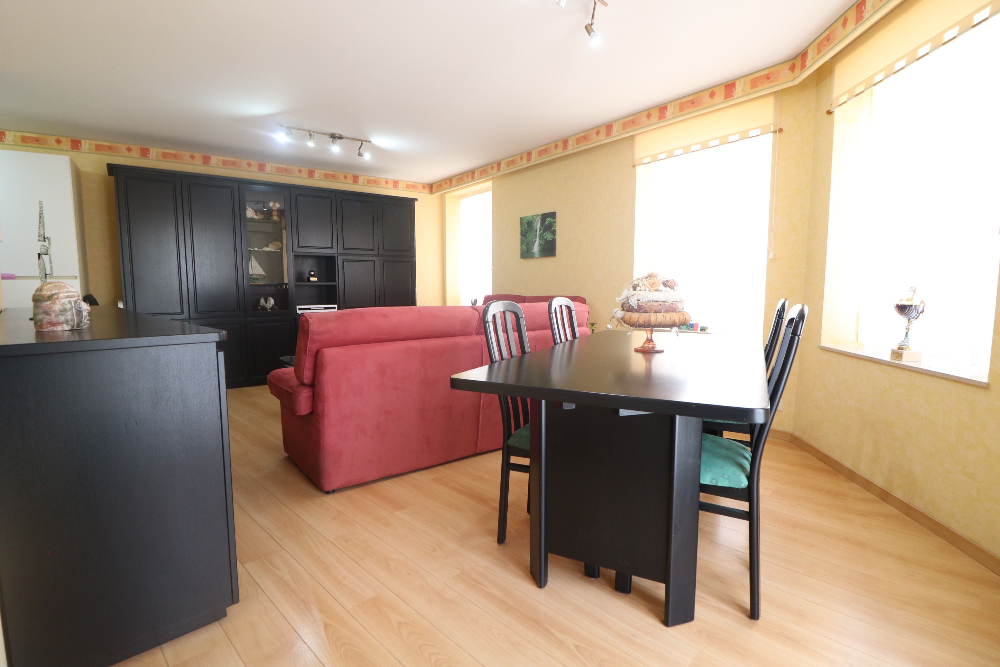 Hoekappartement met slaaphoek op 50 meter van de zeedijk en vlak aan de jachthaven van Blankenberge. foto 3
