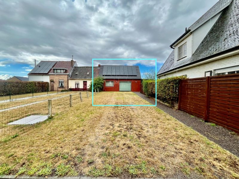 CHARMANTE HALFOPEN BEBOUWING MET DRIE SLAAPKAMERS TE HUUR foto {{pictureIndex}}