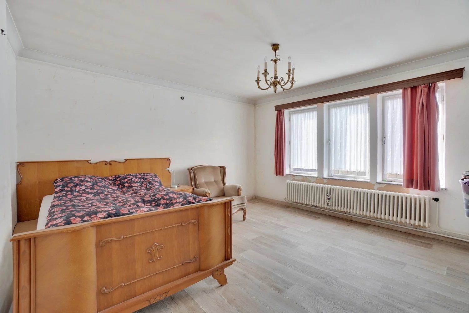 Halfopen bebouwing met 3 slaapkamers en handelspand foto 13